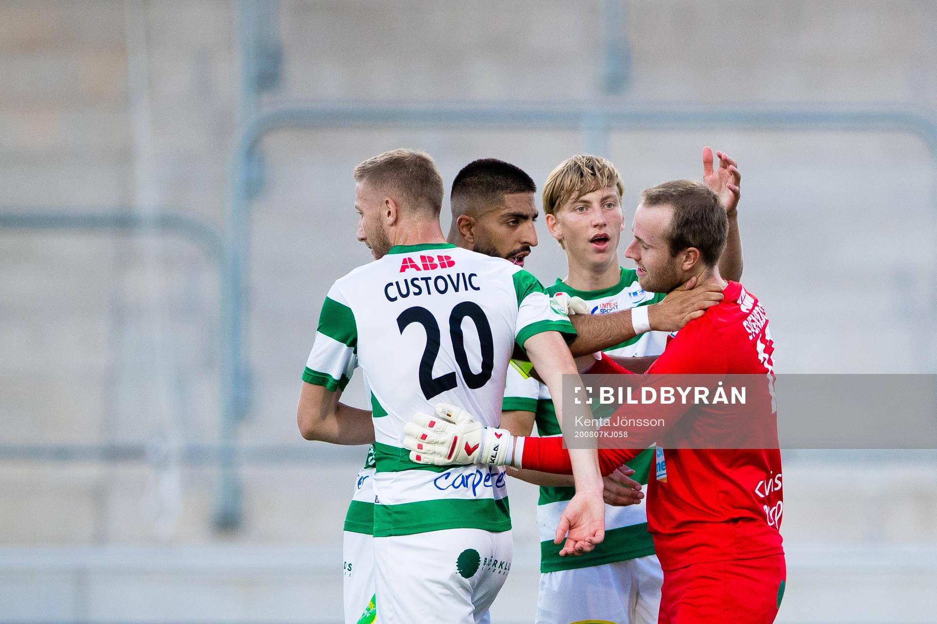 Västerås Sean Sabetkar jublar med Kevin Custovic,