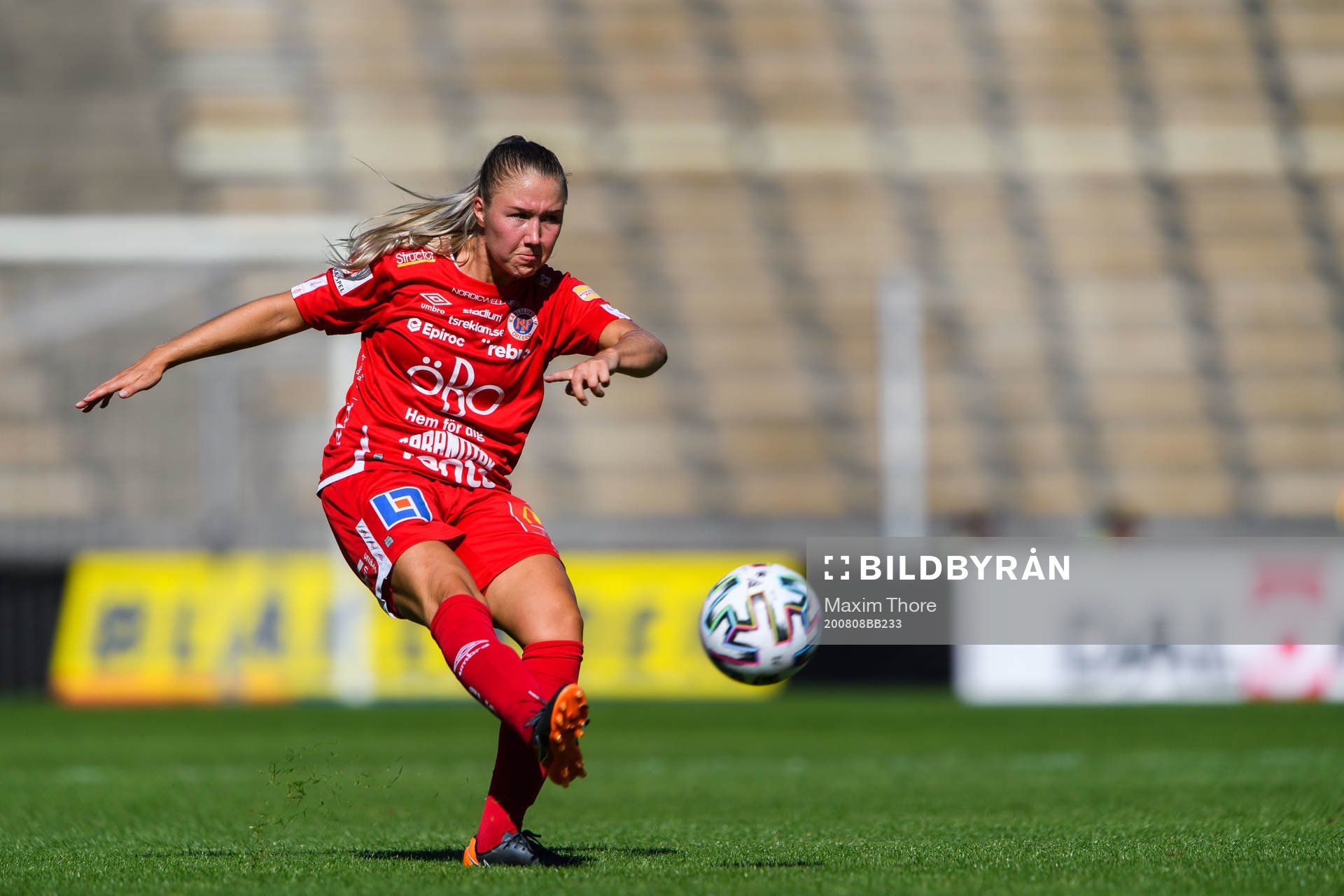 Örebros Cajsa Åkerberg under fotbollsmatchen i Damallsvenskan mellan Djurgården och Örebro den 8 augusti 2020 i Stockholm.