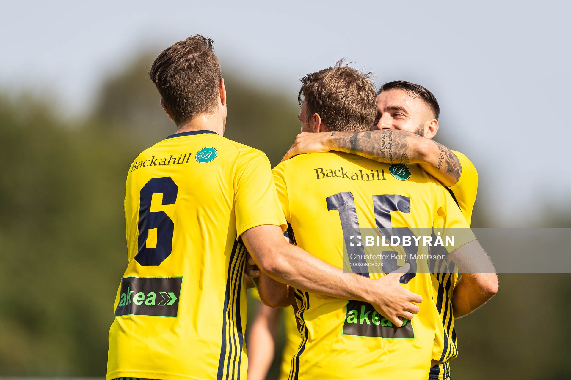Ängelholms Johan Oremo jublar