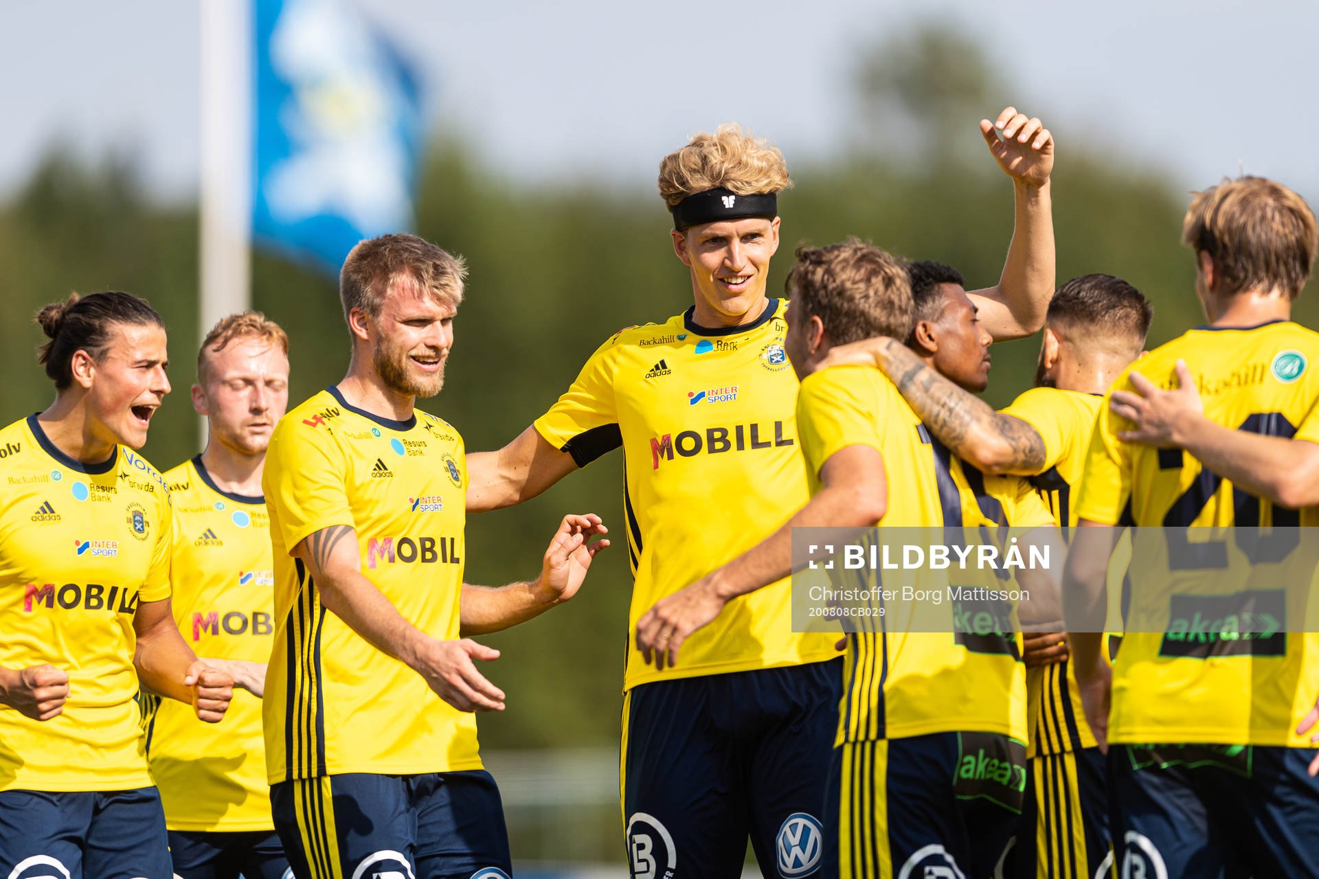 Ängelholms Johan Oremo jublar