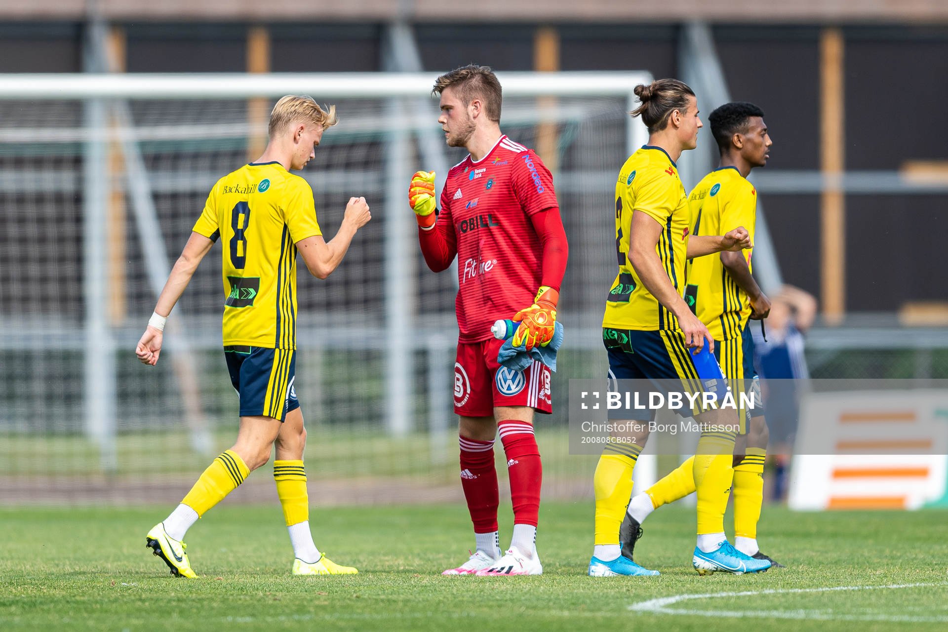 Ängelholms Axel Olsson och målvakt Robin Streifert