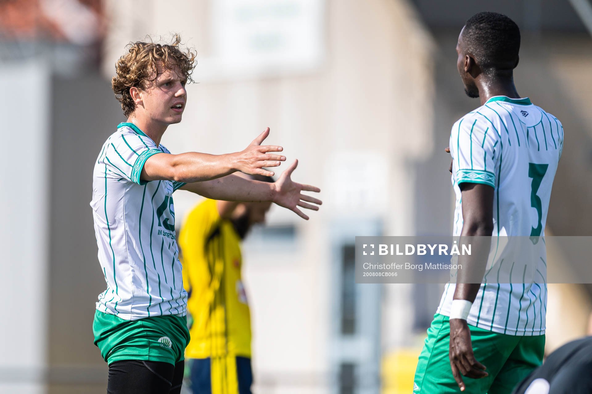 Västra Frölundas Anton Delwér i samtal med Bryan