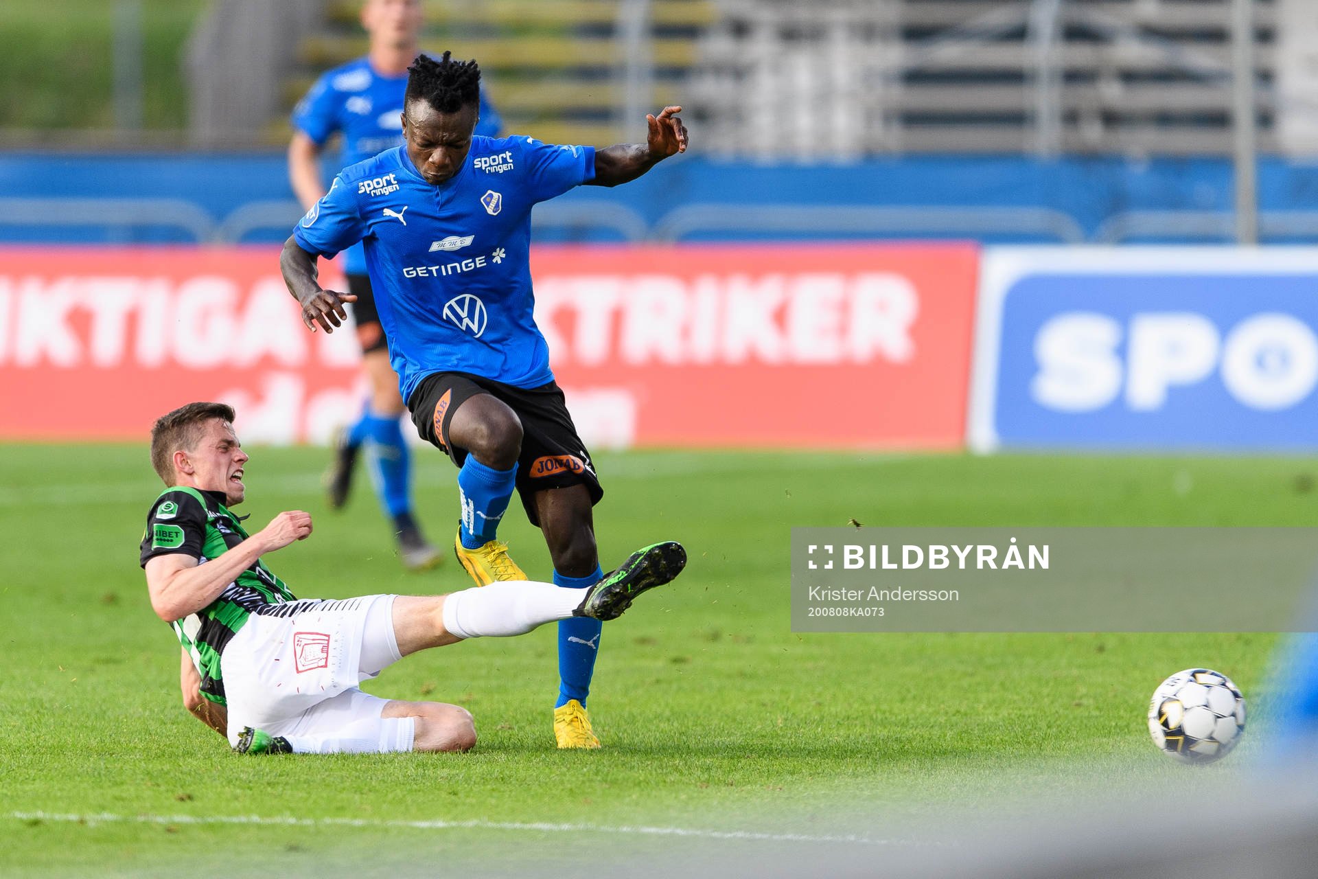 GAIS Aiden Harvey och Halmstads Thomas Boakye