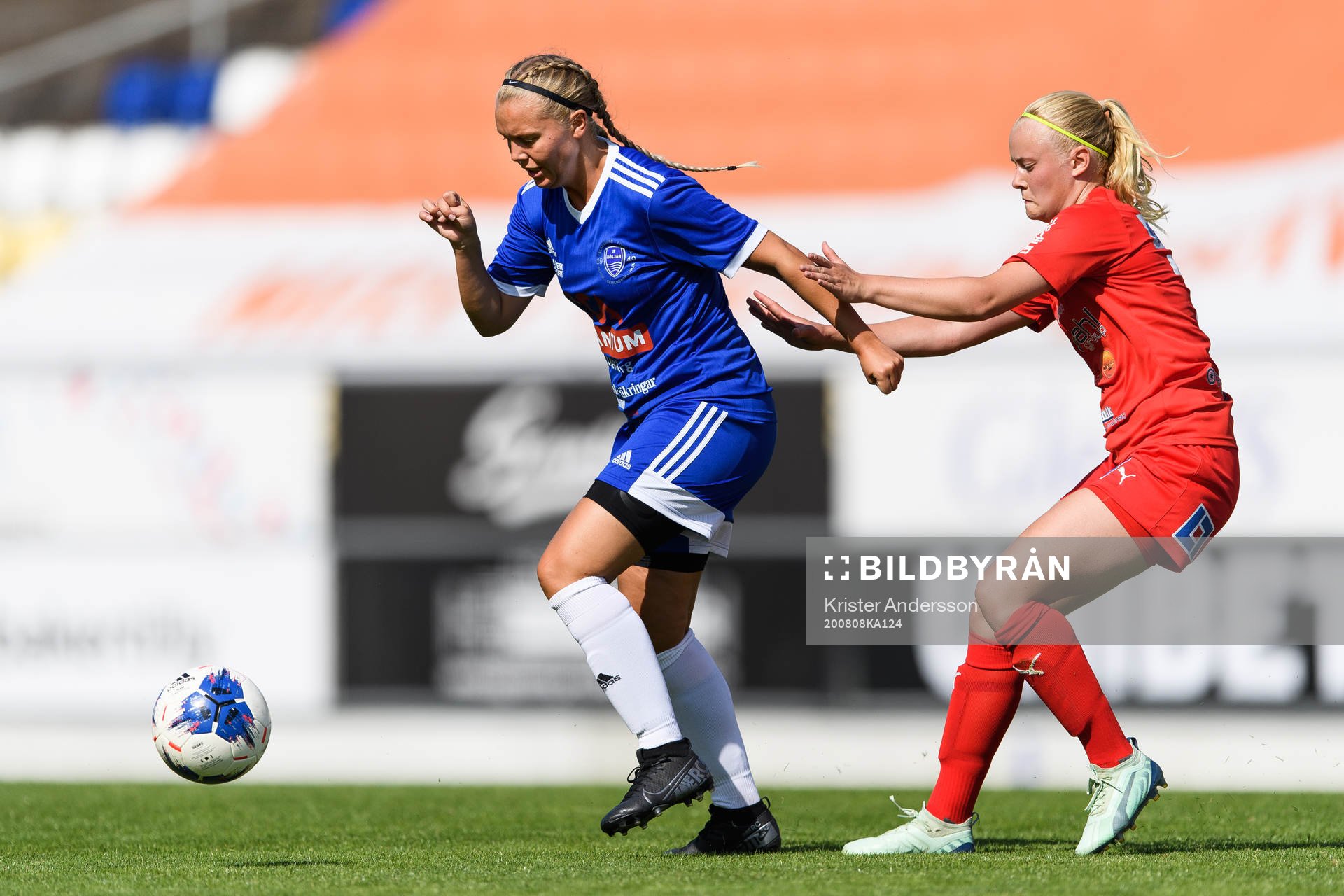Böljan Falkenbergs Rebecca Bengtsson och Värnamos  Agnes