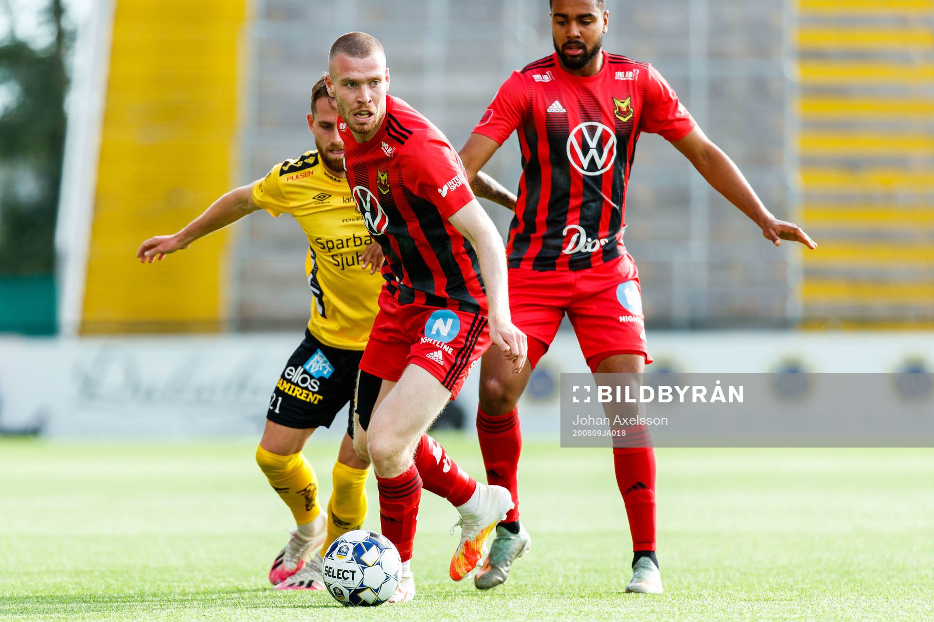 Östersunds Thomas Isherwood och Elfsborgs Rasmus Alm