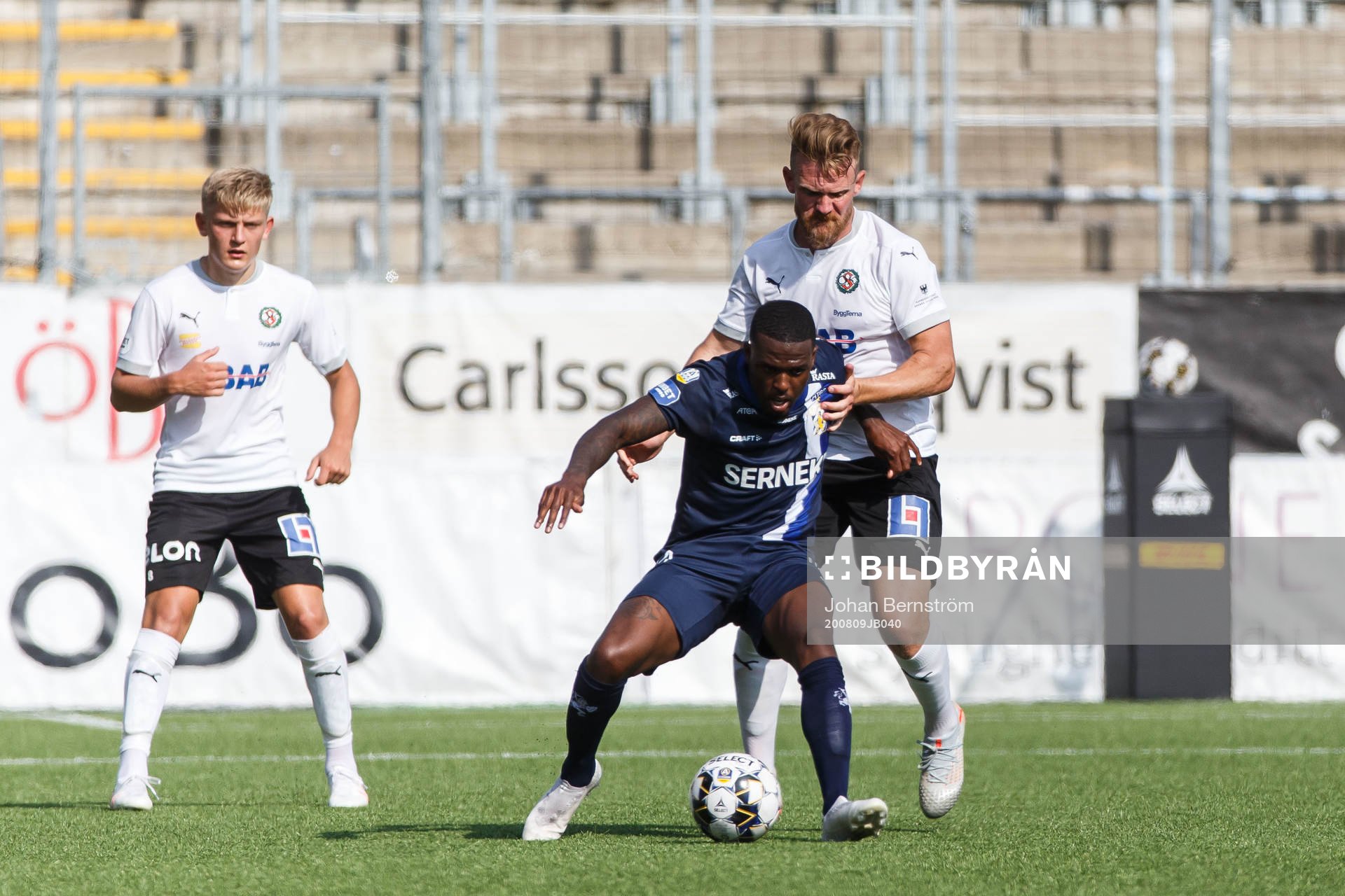 IFK Göteborgs Christian Kouakou och Örebros Michael
