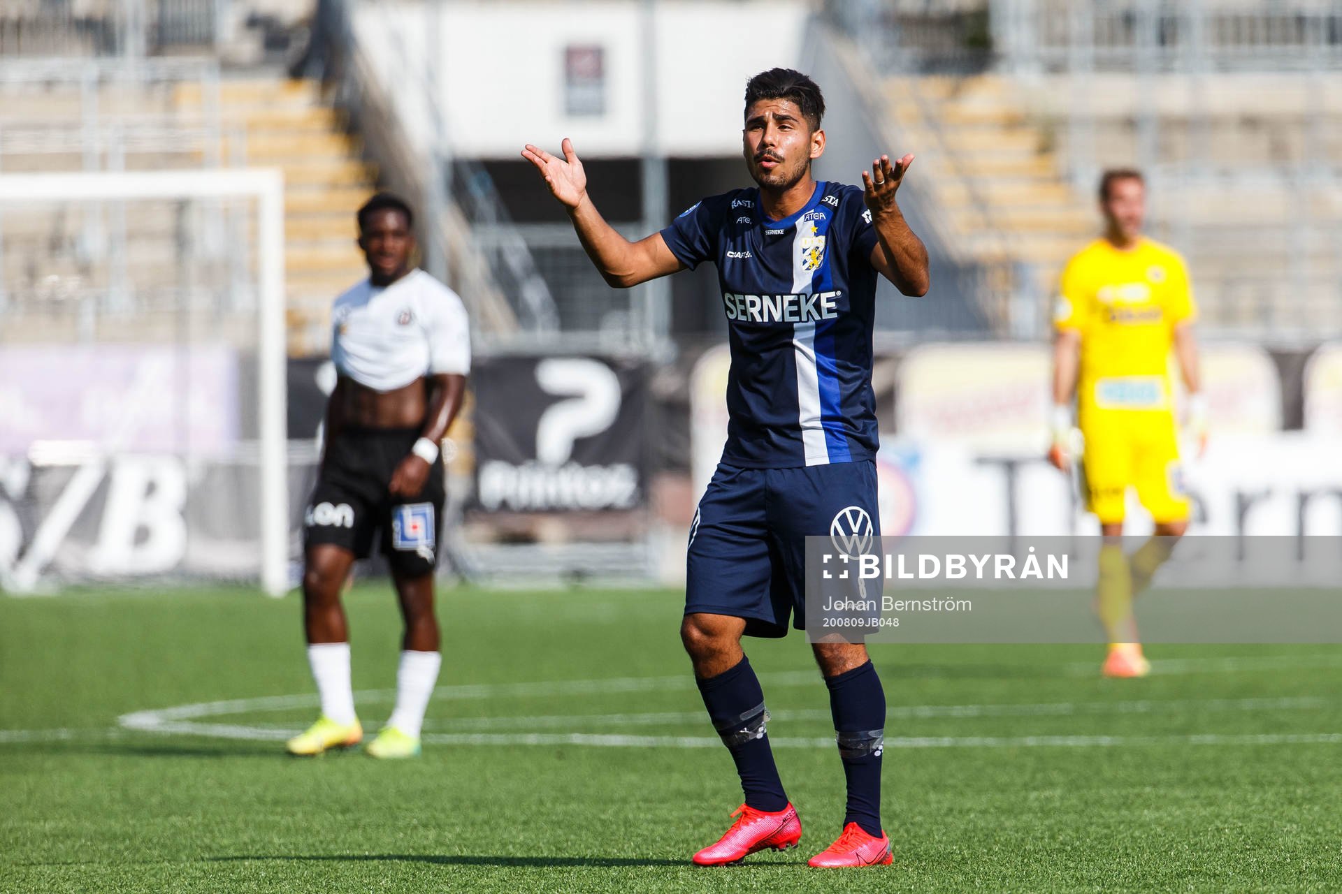 IFK Göteborgs Hosam Aiesh deppar