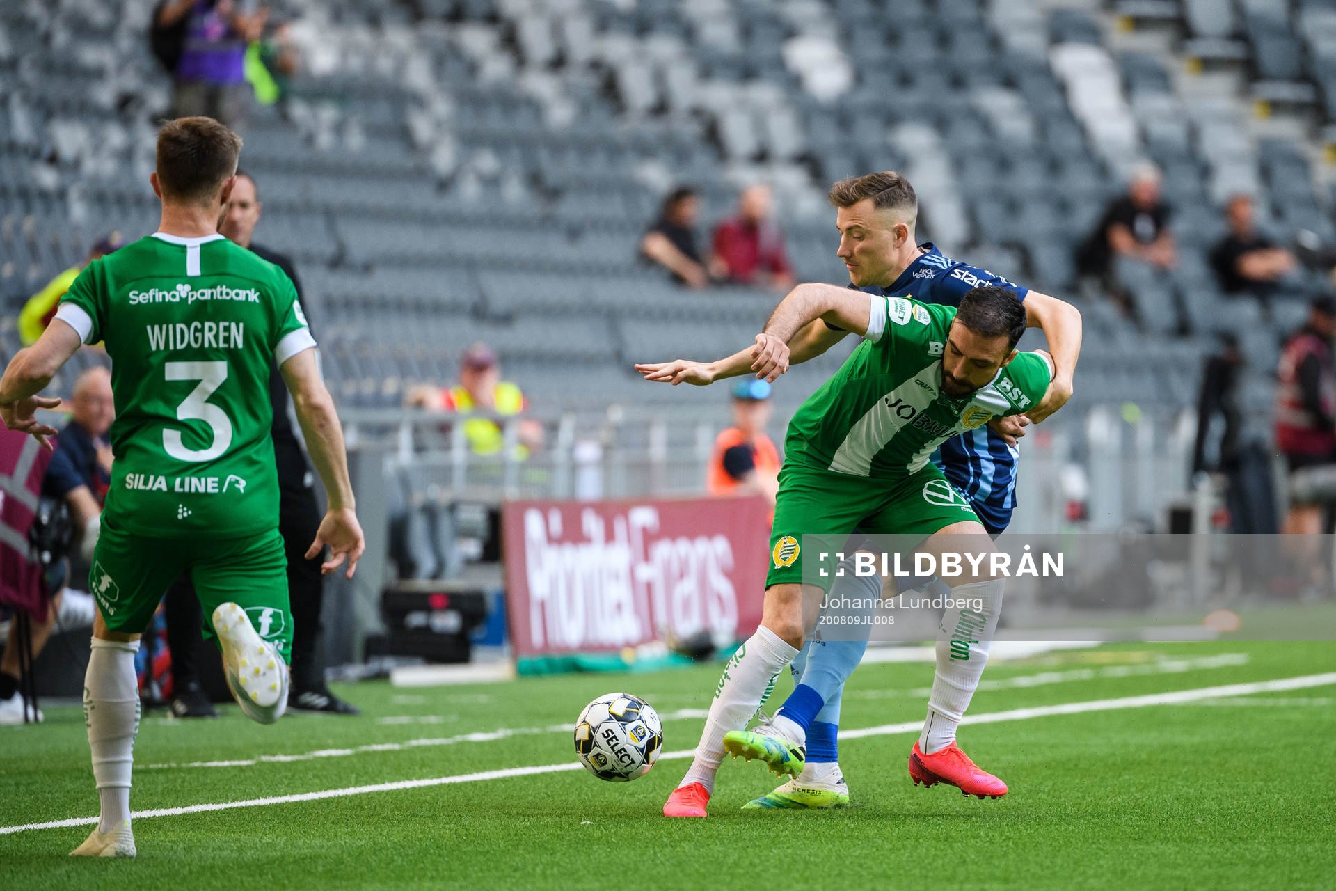 Djurgårdens Fredrik Ulvestad och Hammarbys Abdul Khalili