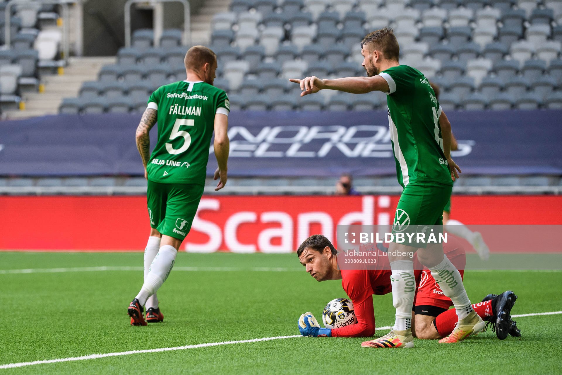 Hammarbys målvakt Davor Blazevic med en räddning