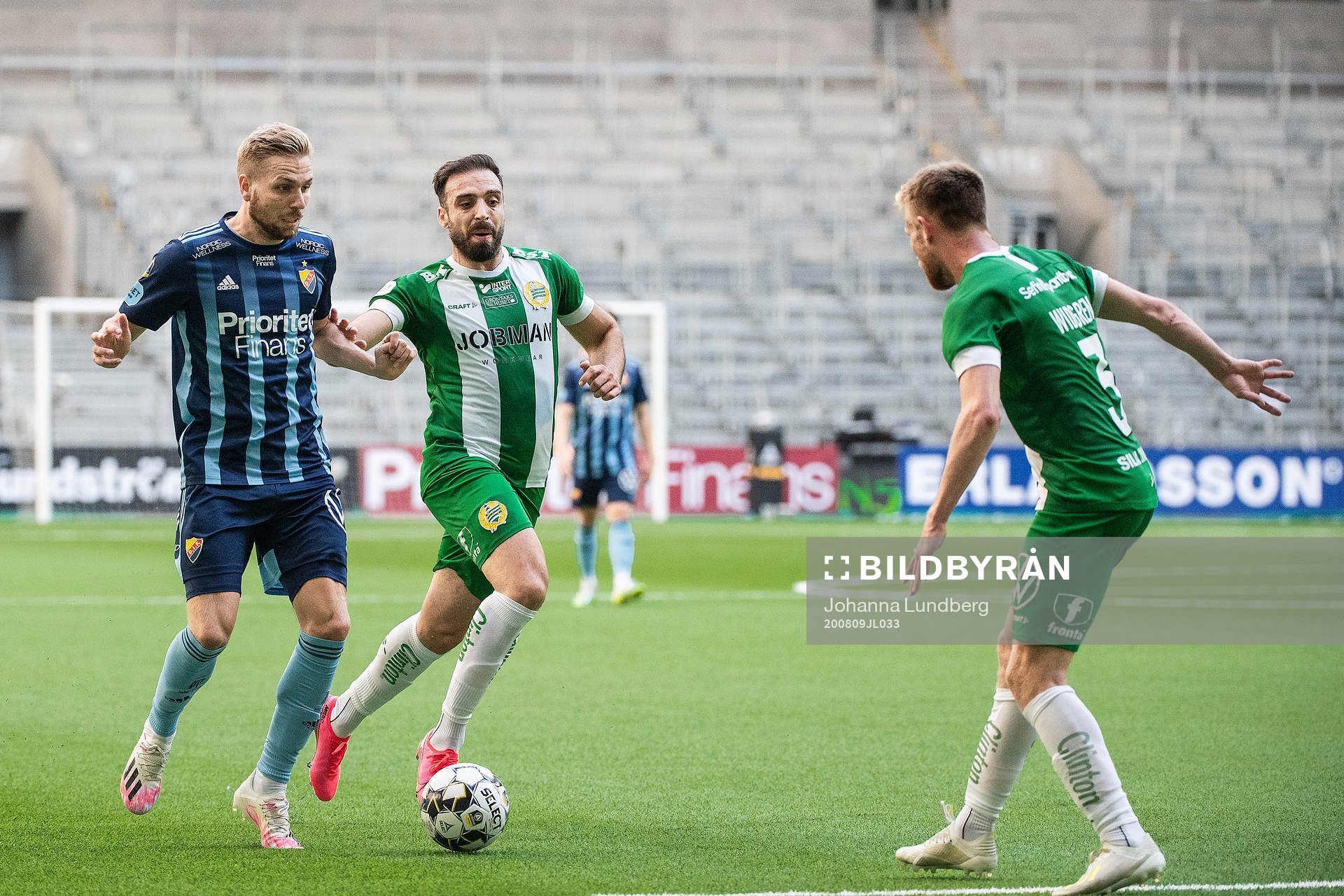 Djurgårdens Jonathan Ring mot Hammarbys Abdul Khalili och