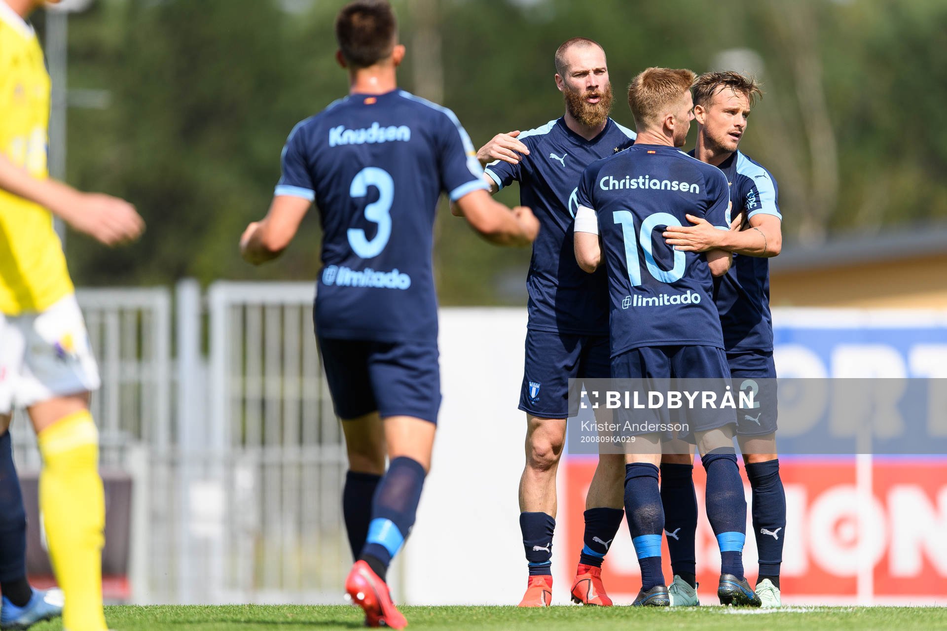 Malmö FFs Jo Inge Berget jublar med lagkamrater