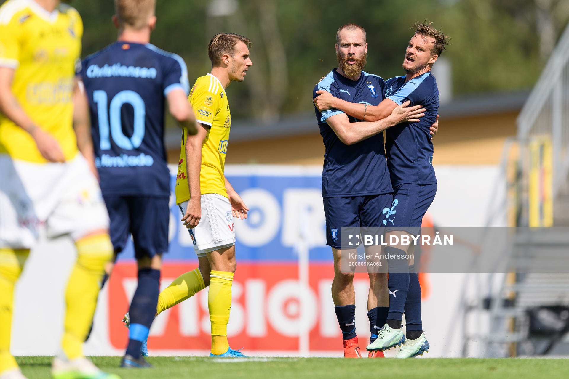 Malmö FFs Jo Inge Berget jublar med Eric Larsson