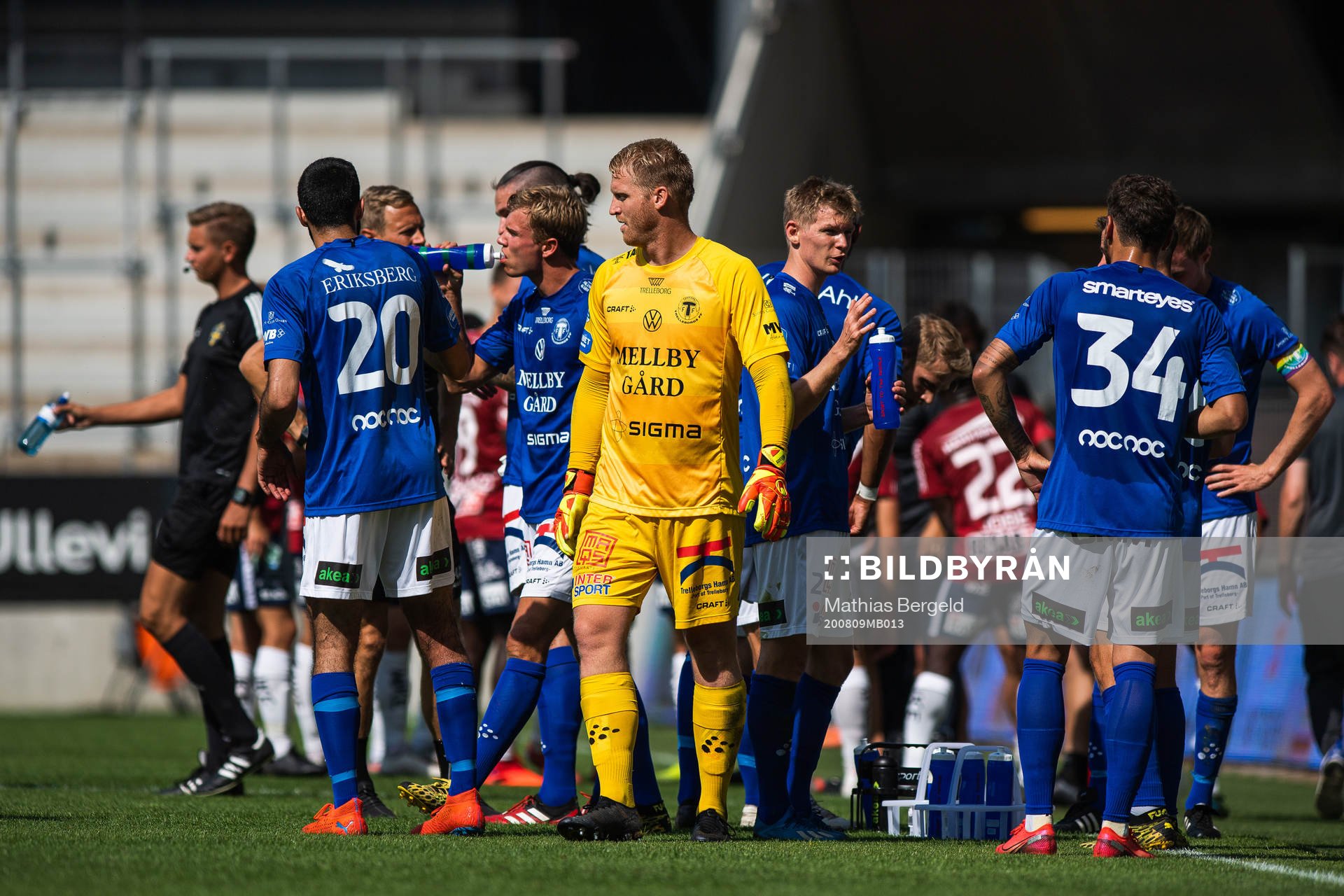 Trelleborgs målvakt Hampus Nilsson vid en vätskepaus