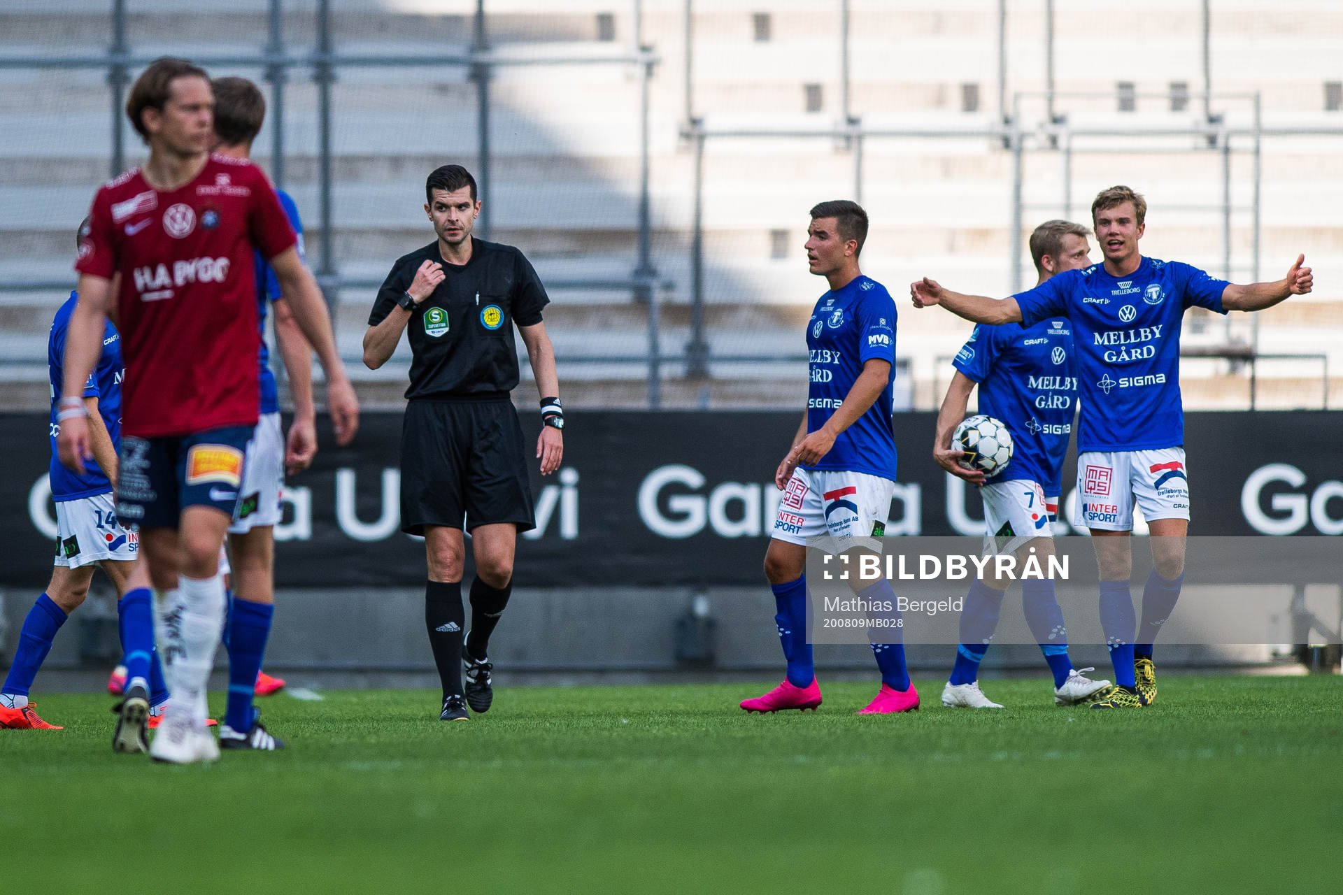 Trelleborgs Haris Brkic och Niklas Vesterlund reagerar mot
