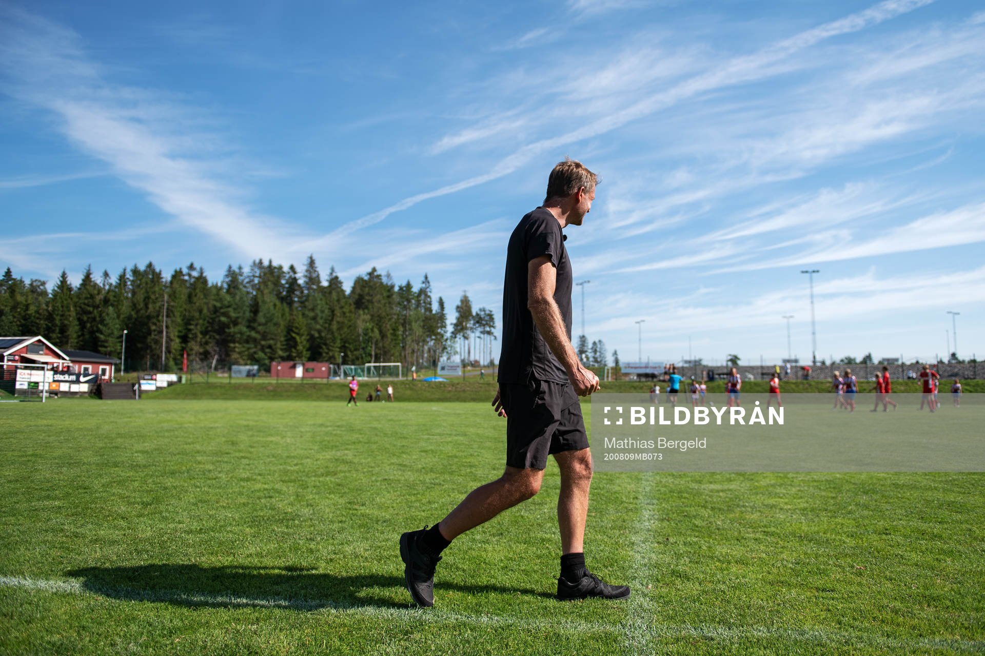 Torbjörn Nilsson, tränare för Ytterby IS P07-lag, under en turnering den 9 augusti 2020 i Färgelanda.
