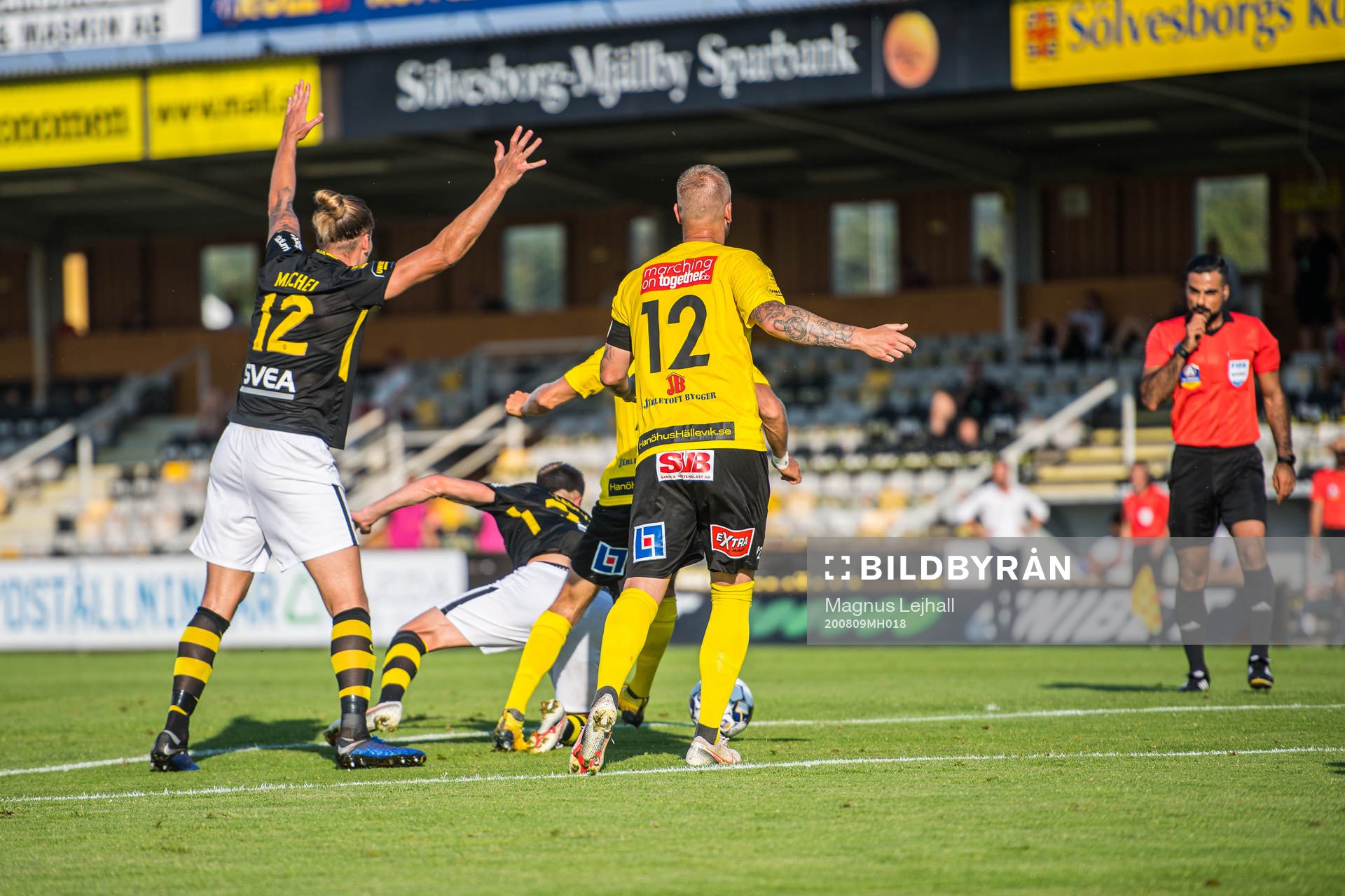 domare Mohammed Al-Hakim    dömmer straff till AIK