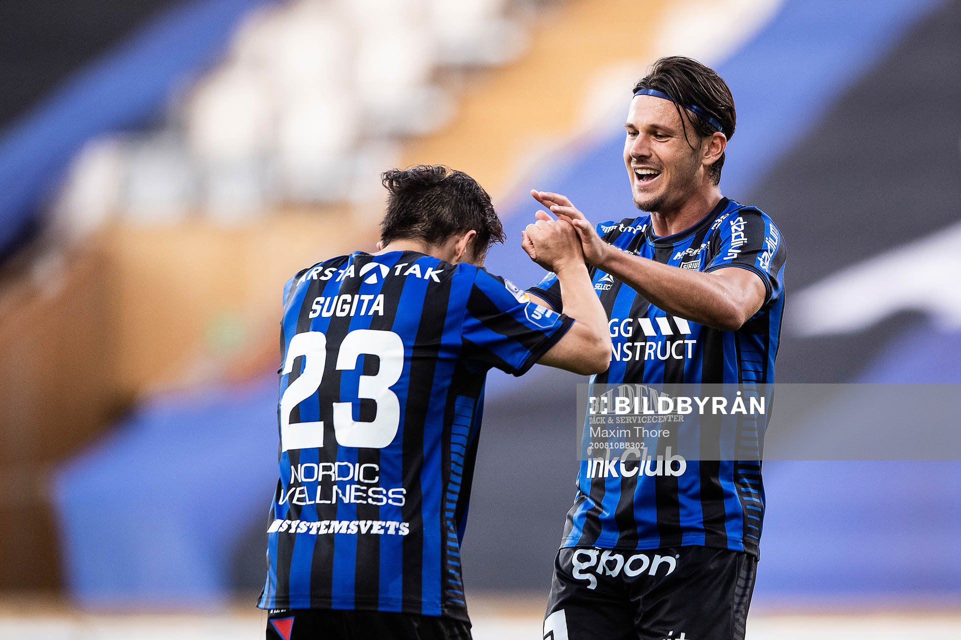Sirius Yukiya Sugita och Stefano Vecchia jublar