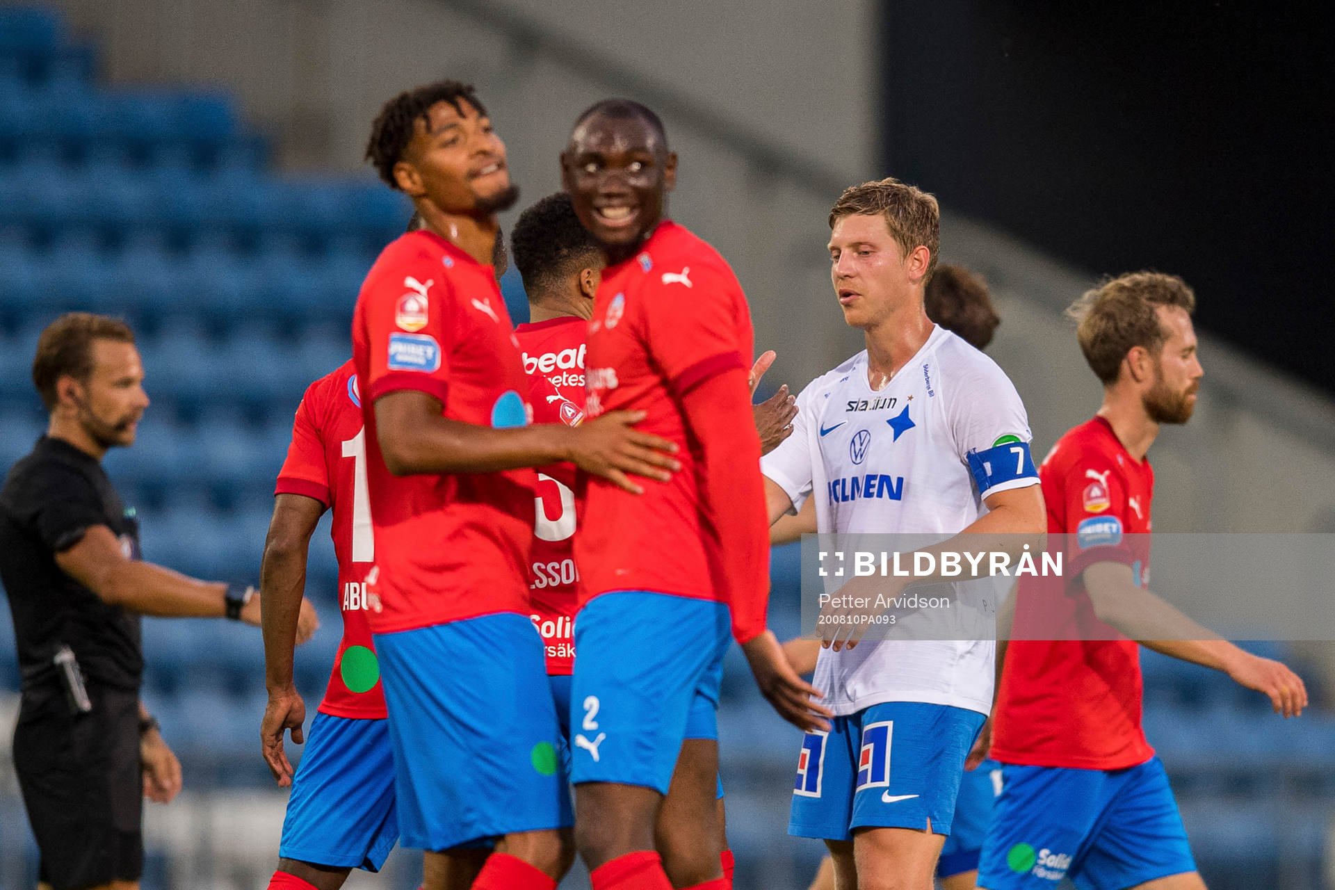 Helsingborgs Joseph Ceesay och Ravy Tsouka Dozi jublar och