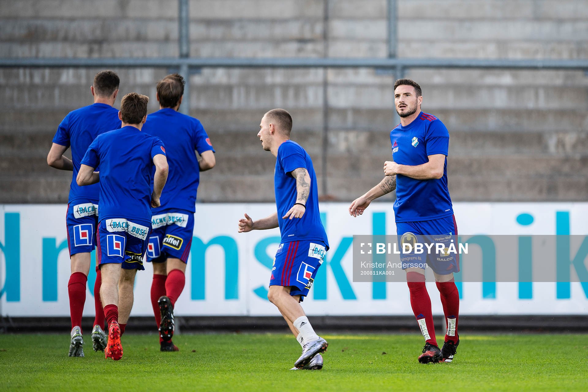 Östers James Keene värmer upp