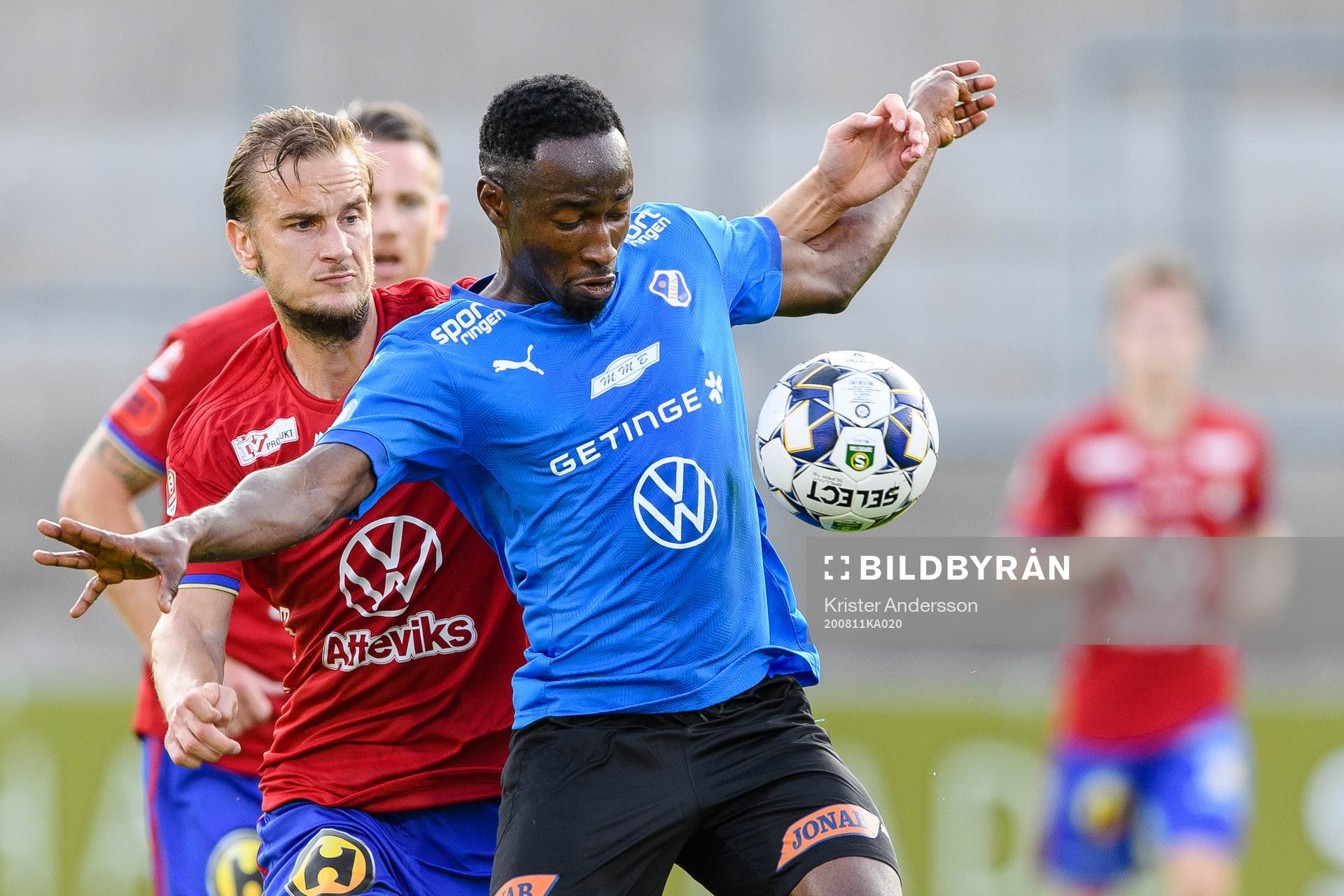 Östers Månz Berg och Halmstads Sadat Karim