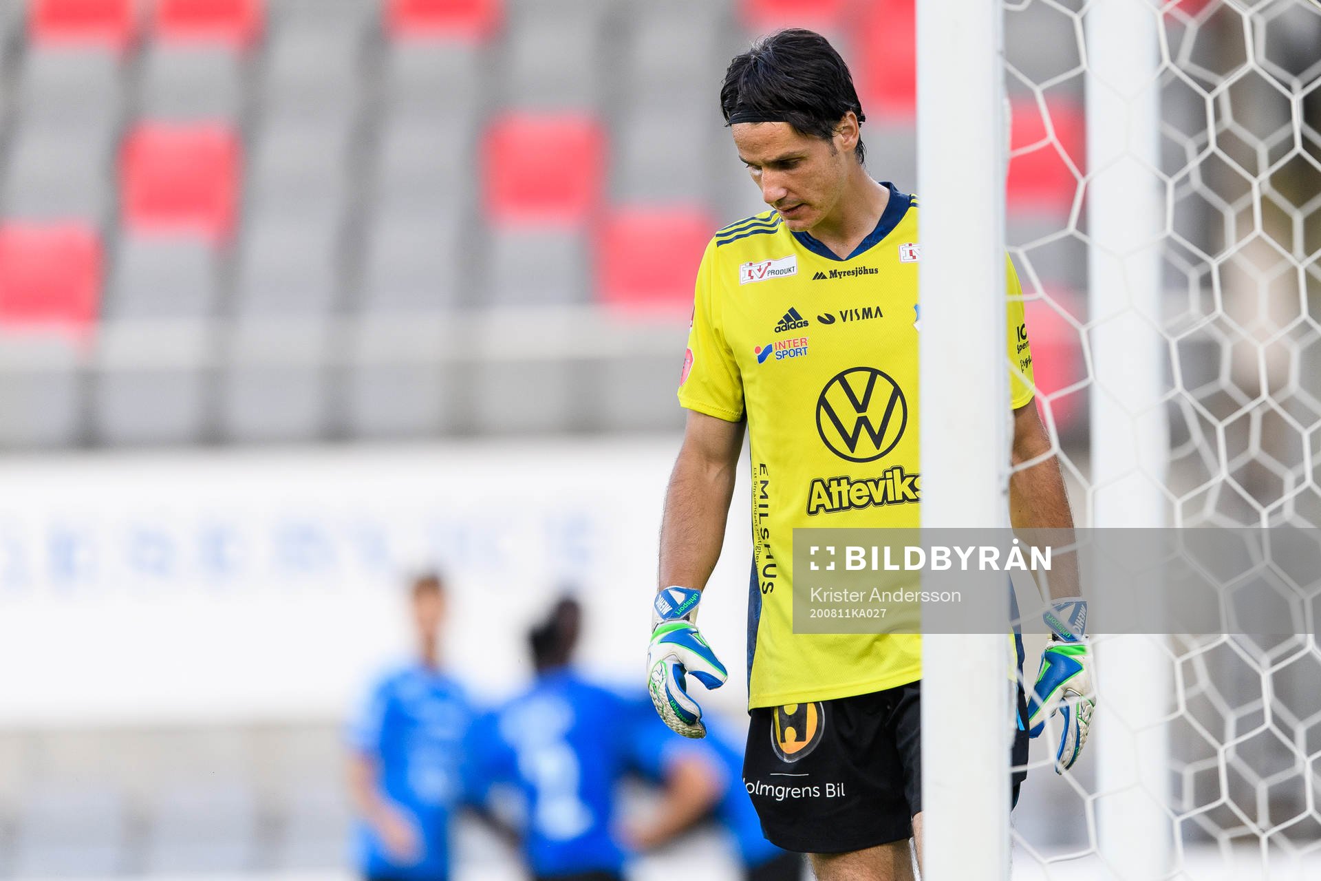 Östers målvakt Damir Mehic deppar