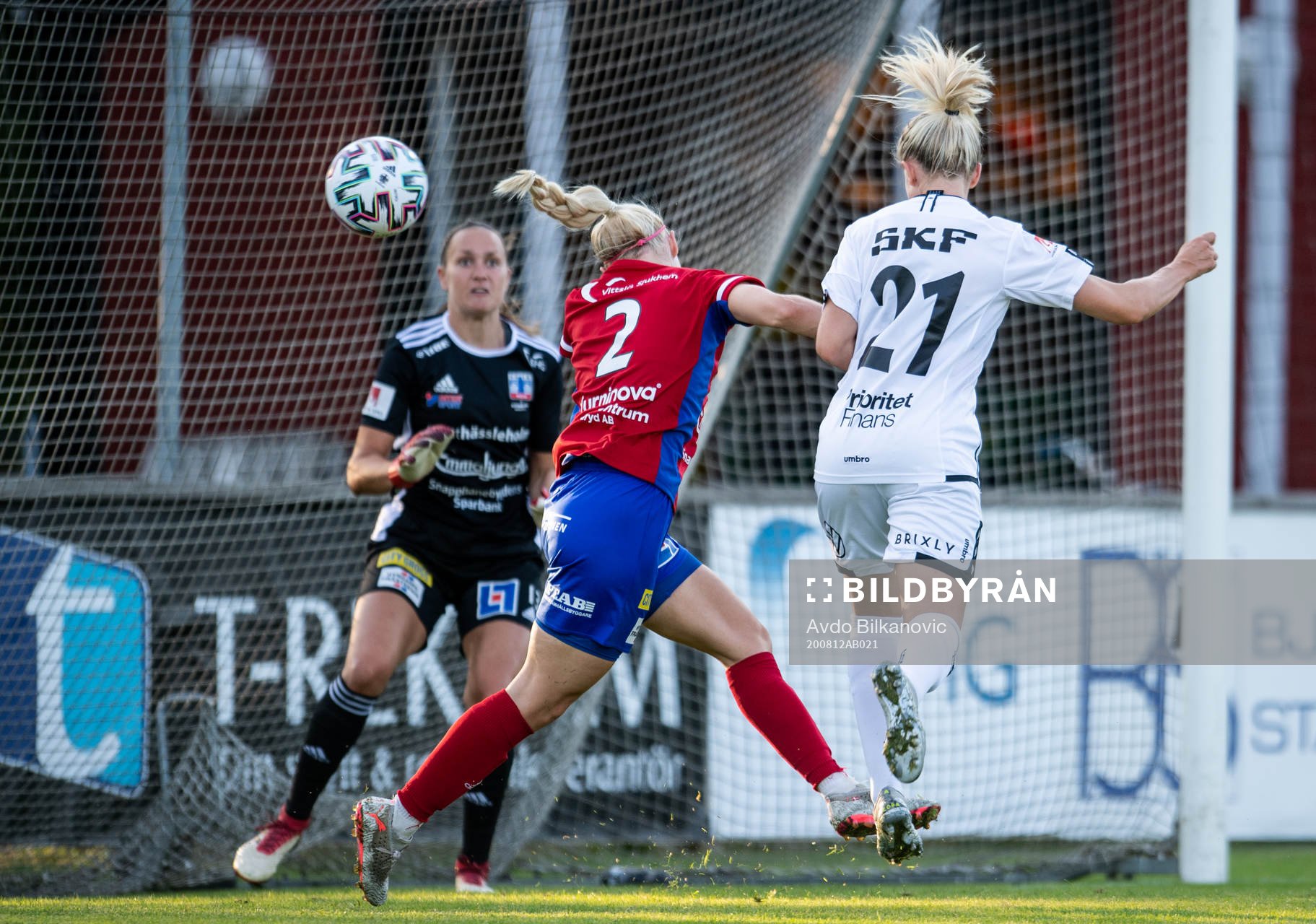 Göteborgs Rebecka Blomqvist nickar in 0-1