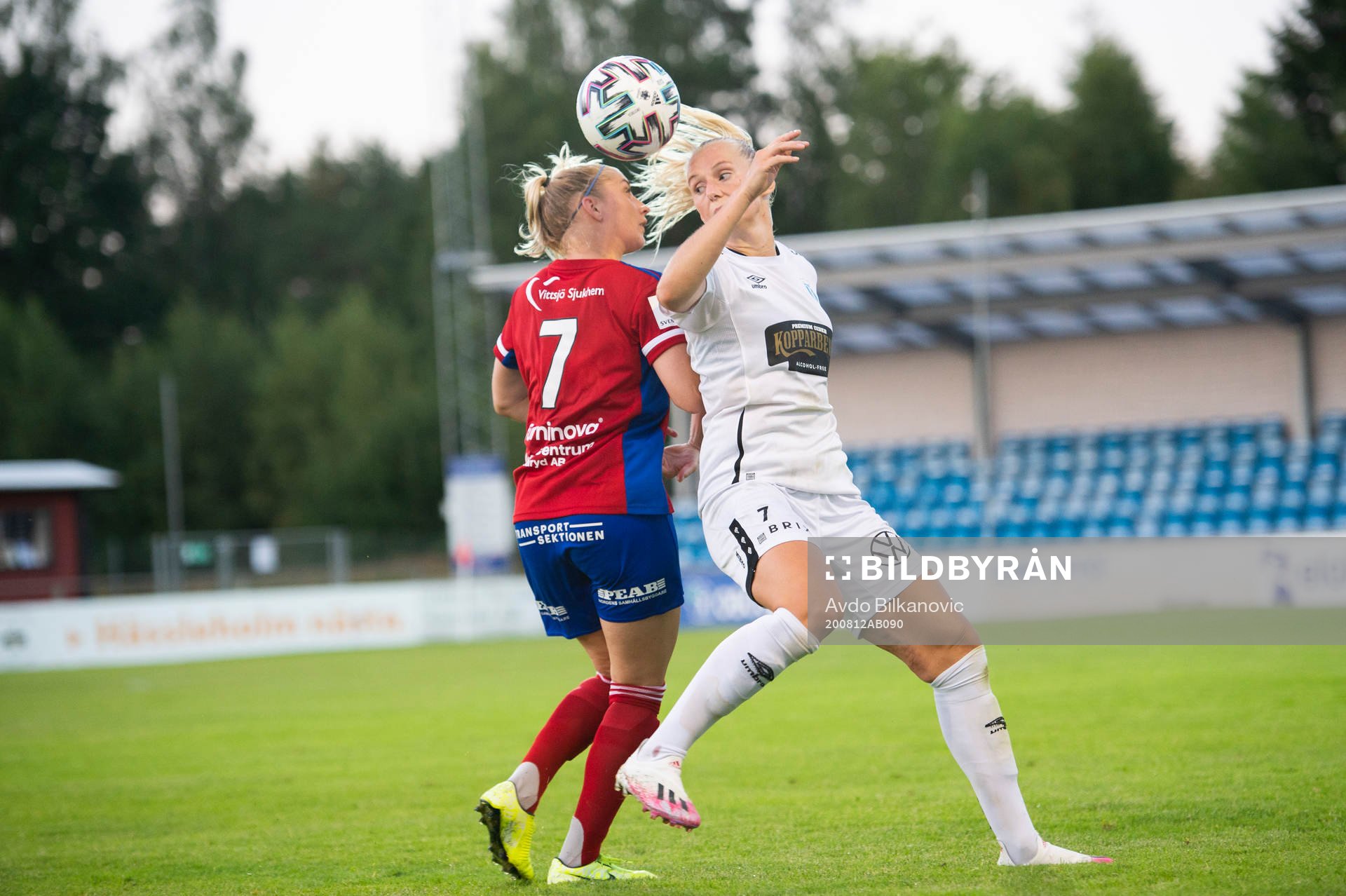 Göteborgs Stina Blackstenius och Vittsjös Malin Winberg