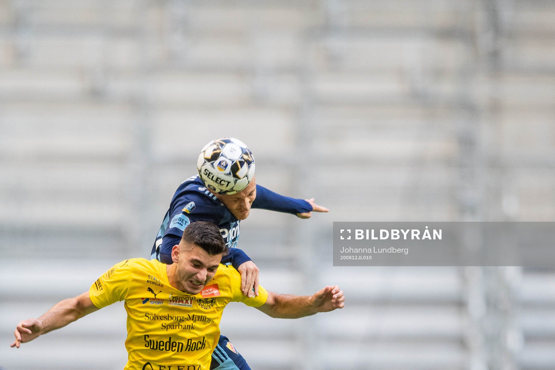 Djurgårdens Fredrik Ulvestad och Mjällbys Besard Sabovic