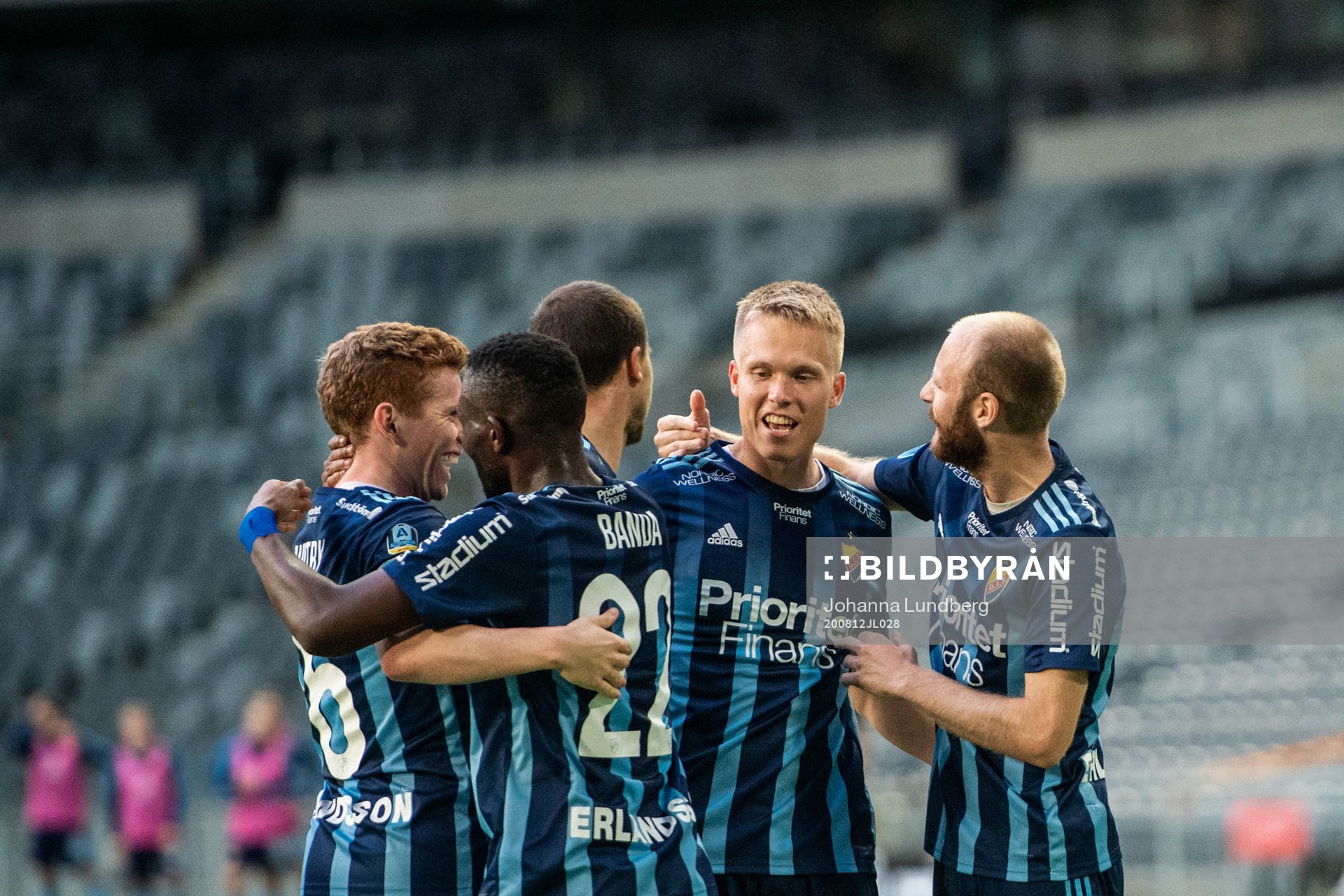 Djurgårdens Jonathan Augustinsson jublar med Curtis