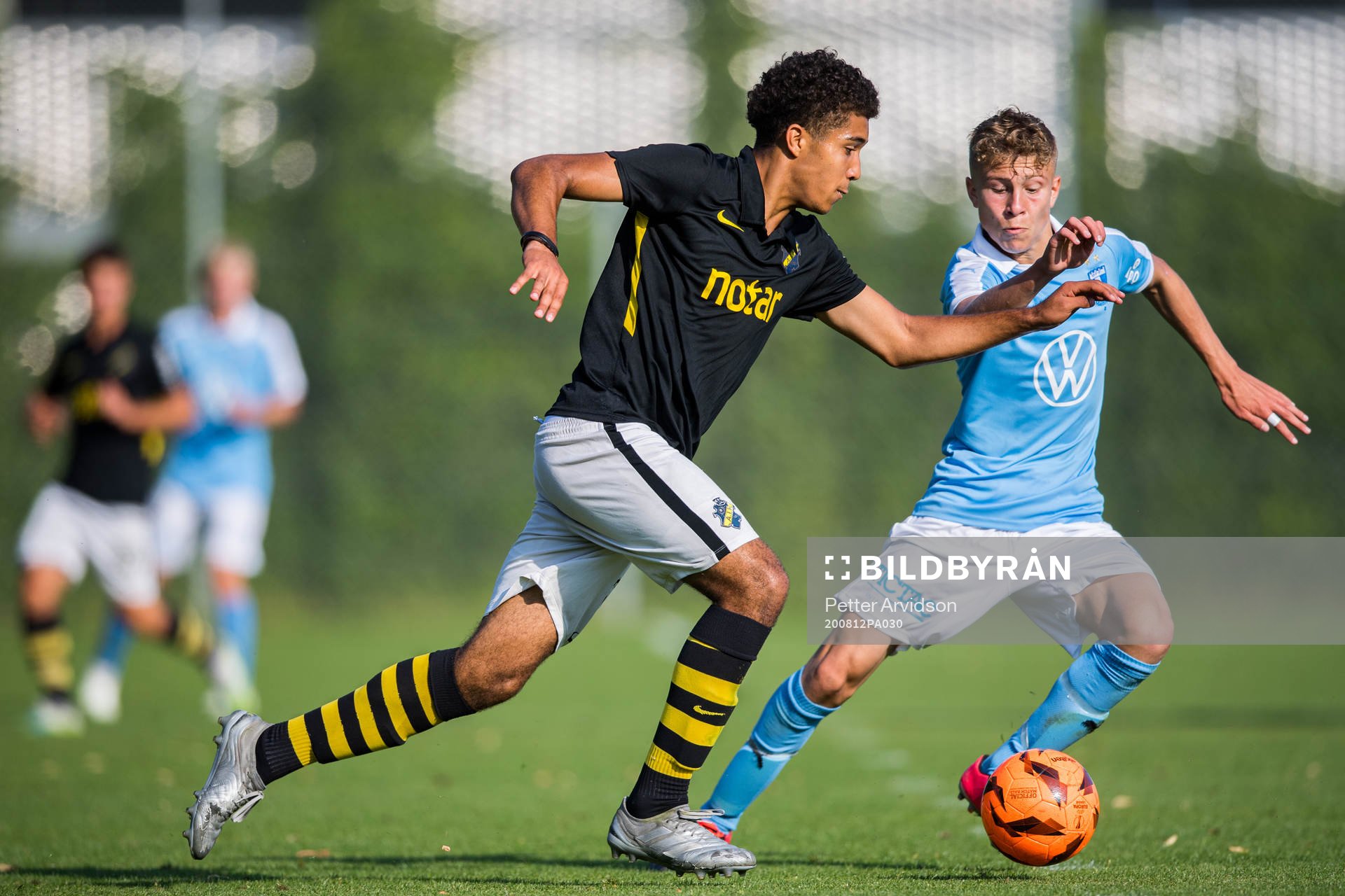 AIKs Joshua Sivertsen och Malmö FFs Hugo Bolin