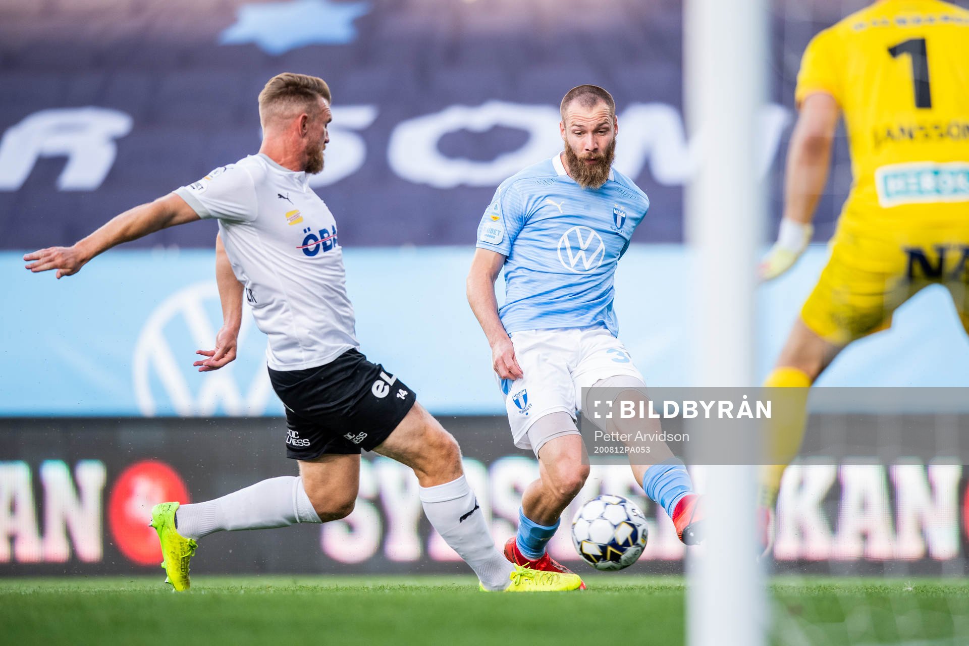 Malmö FFs Jo Inge Berget och Örebros Michael Almebäck