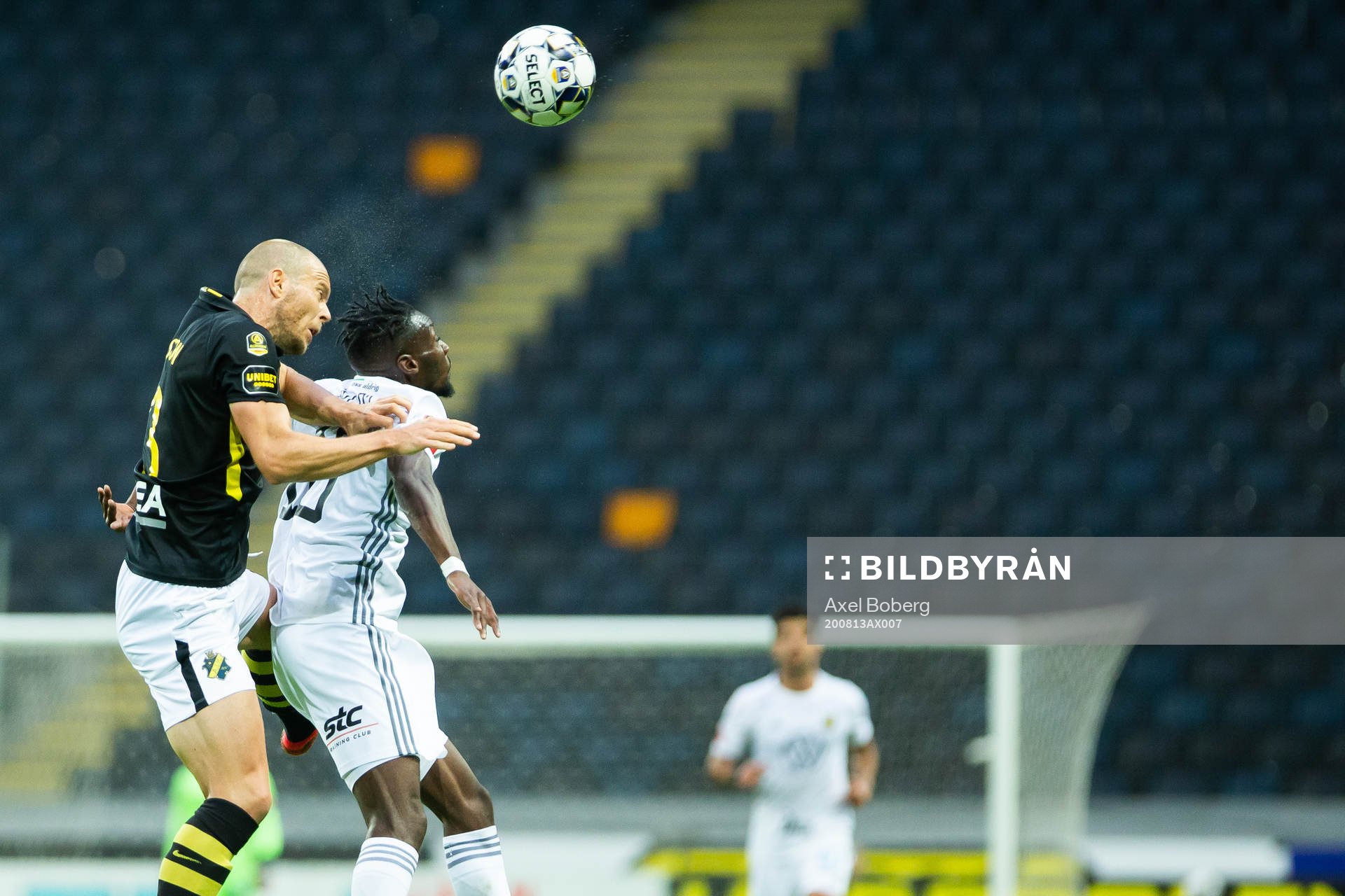 s Per Karlsson och Östersunds Blair Turgott