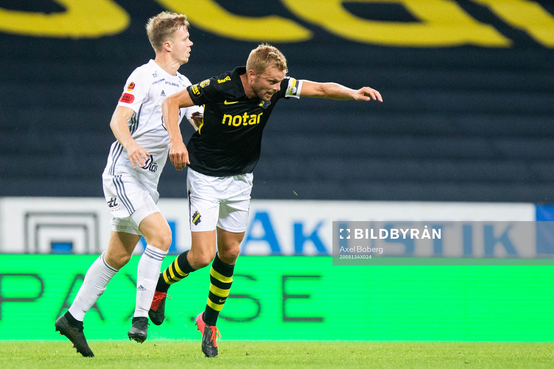s Sebastian Larsson