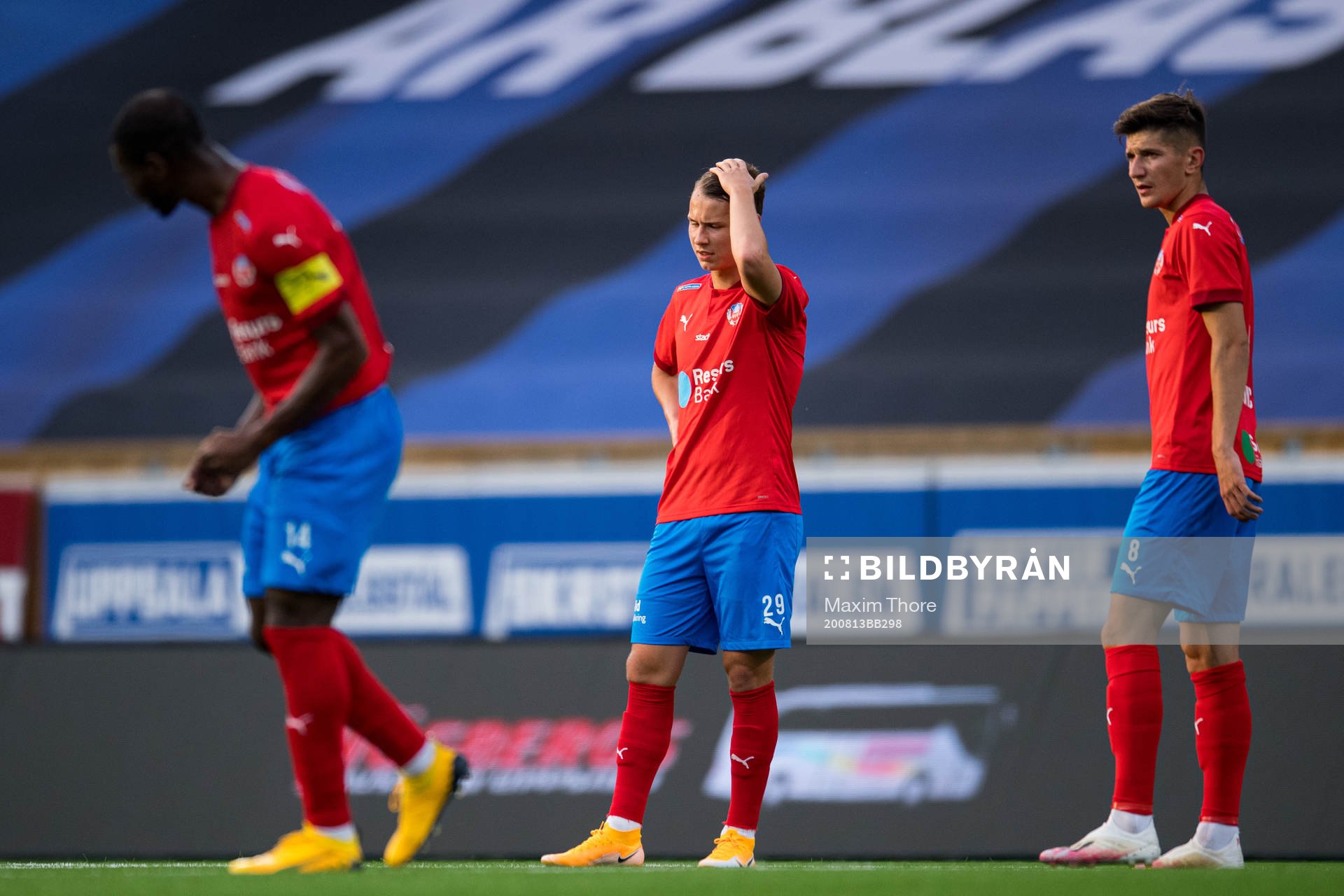 Helsingborgs Alex Timossi och Armin Gigovic deppar