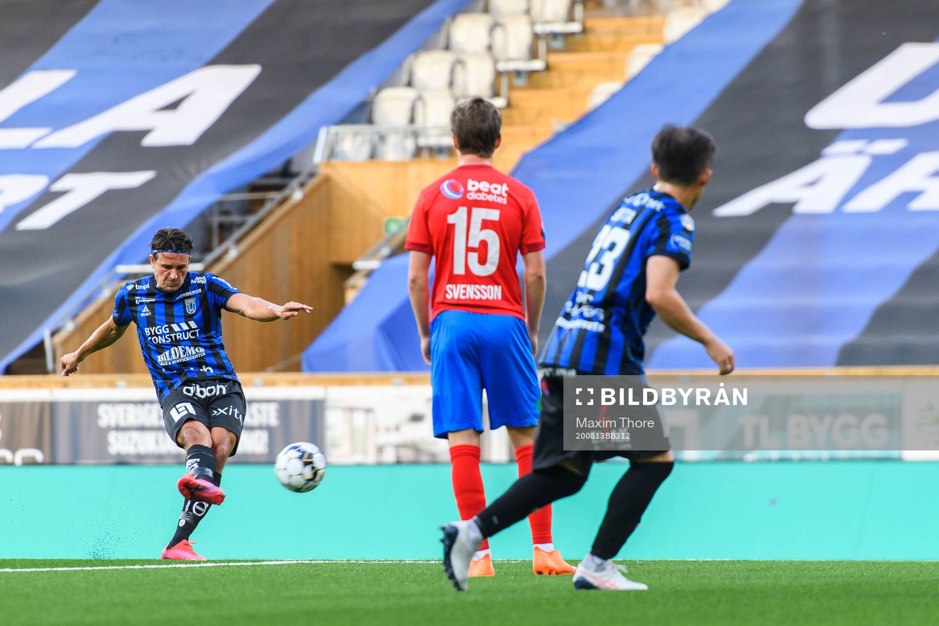 Sirius Stefano Vecchia gör 1-0 på frispark