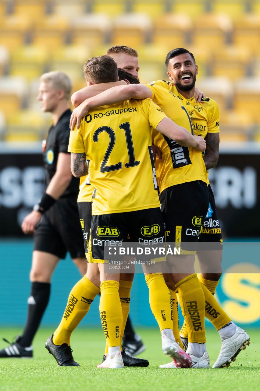 Elfsborgs Simon Olsson kramas om av Rami Kaib och Per Frick