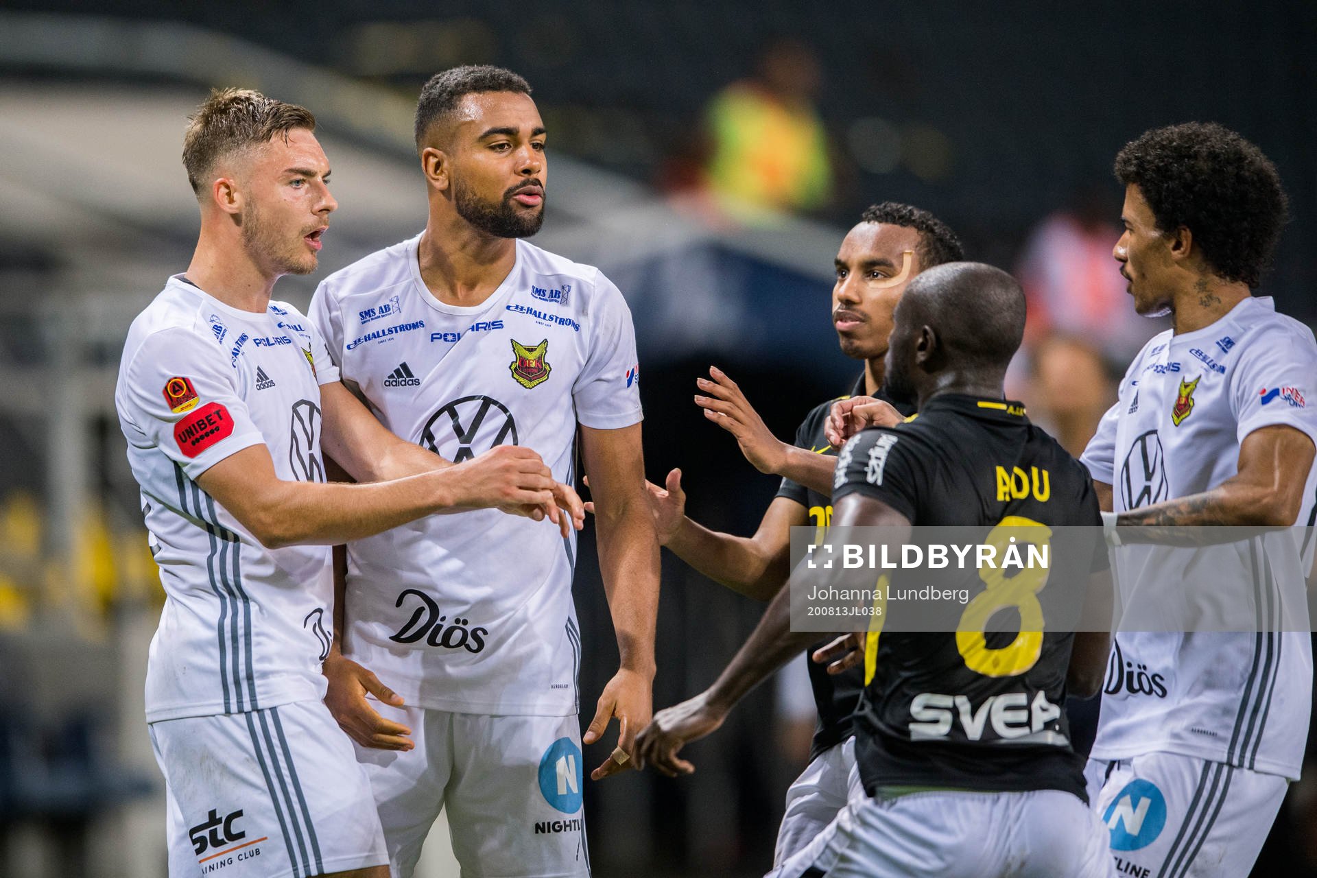 Östersunds Felix Hörberg och Noah Sonko Sundberg i bråk
