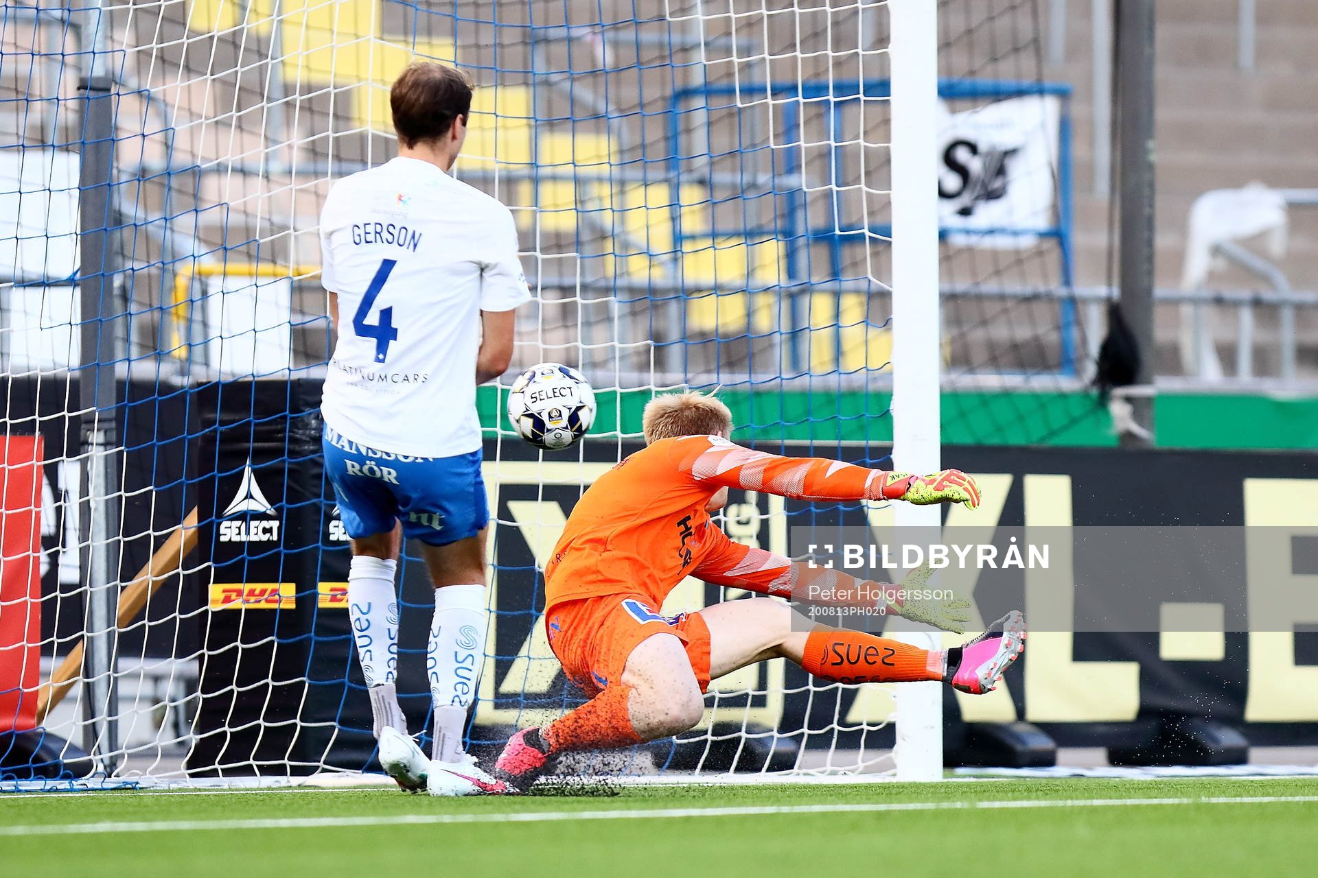 IFK Norrköpings målvakt Isak Pettersson släpper in