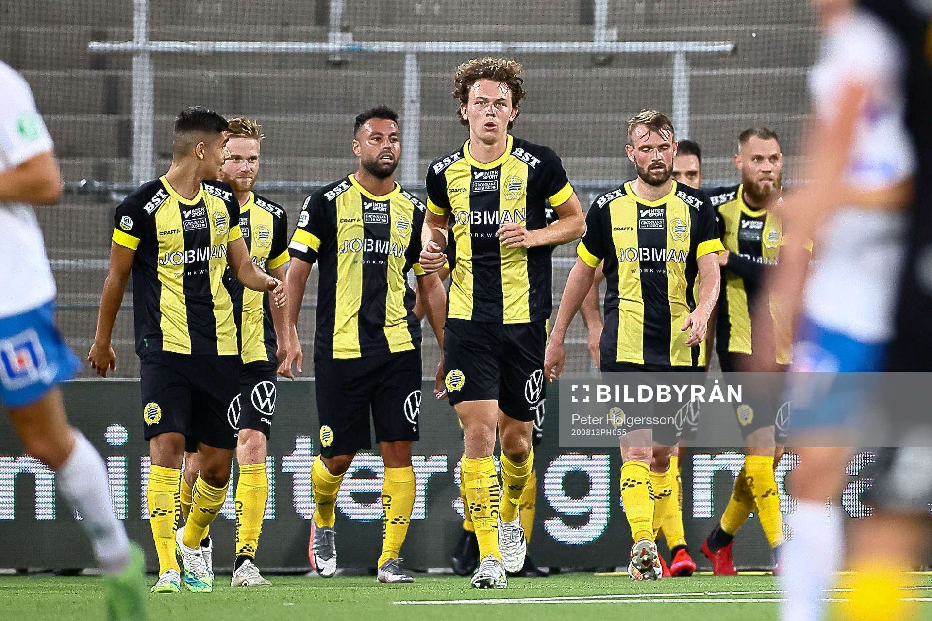 Hammarbys spelare med Kalle Björklund jublar