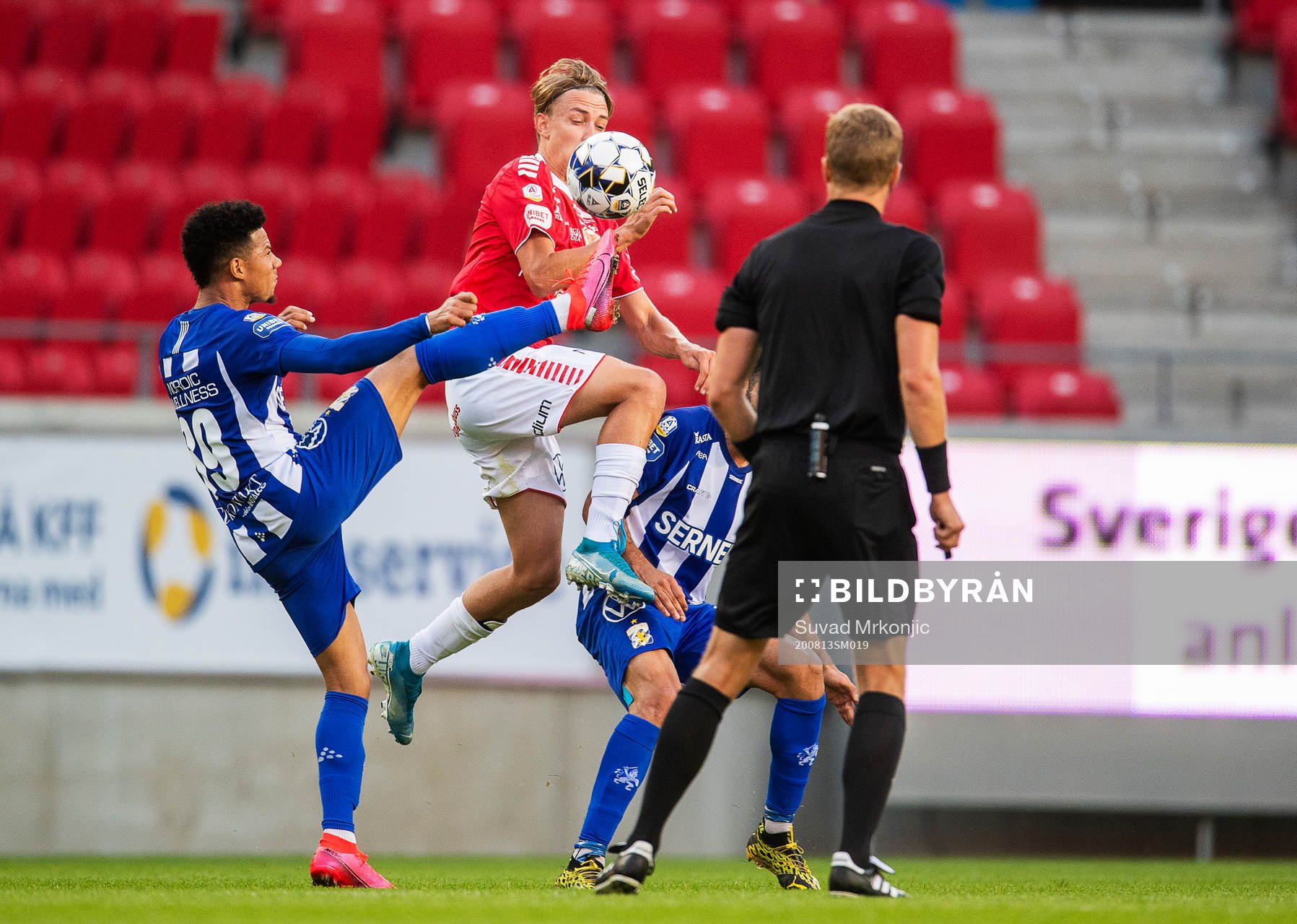 Kalmars Isak Magnusson och IFK Göteborgs André Calisir