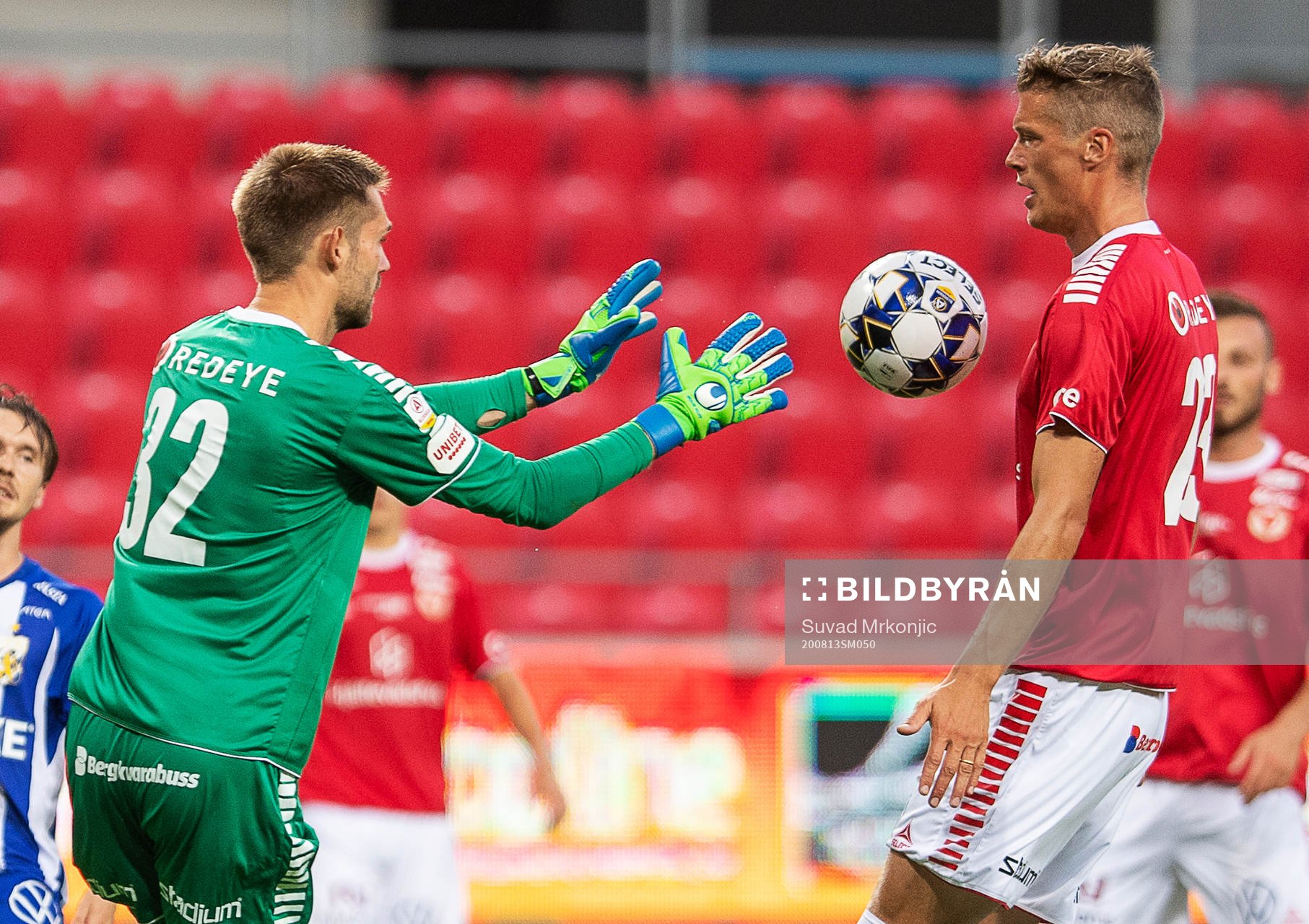 Kalmars målvakt Lucas Hägg-Johansson och Viktor Elm
