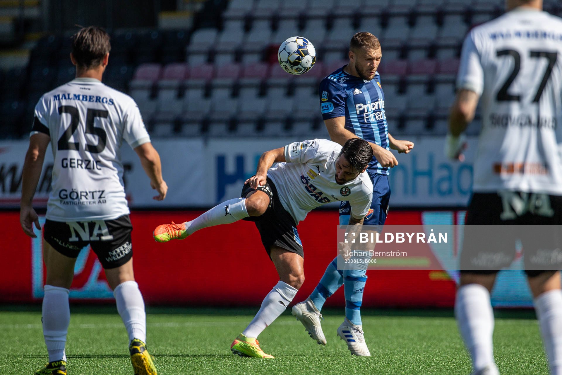Örebros Nahir Besara och Djurgårdens Jesper Karlström