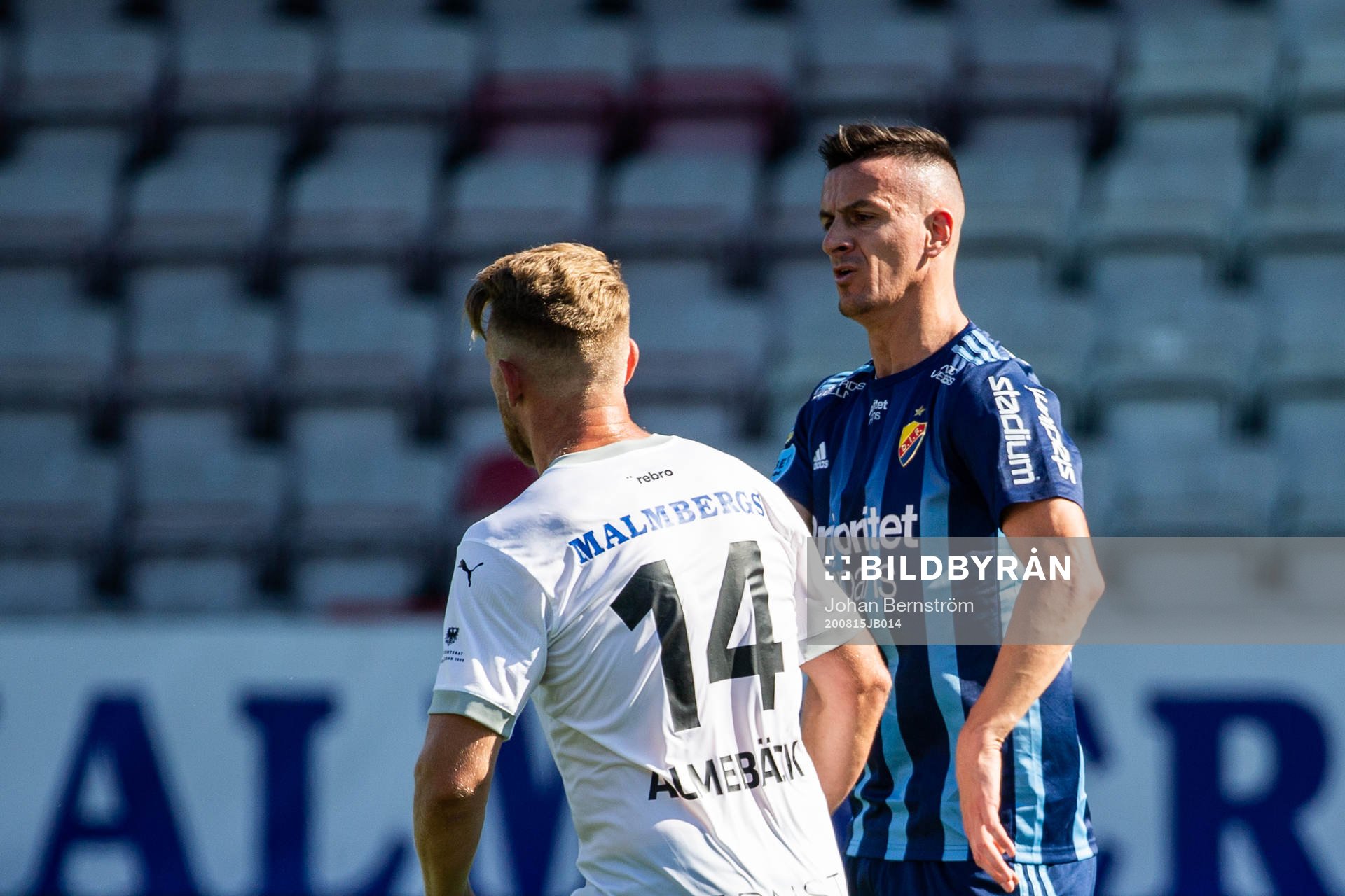 Örebros Michael Almebäck och Djurgårdens Haris Radetinac