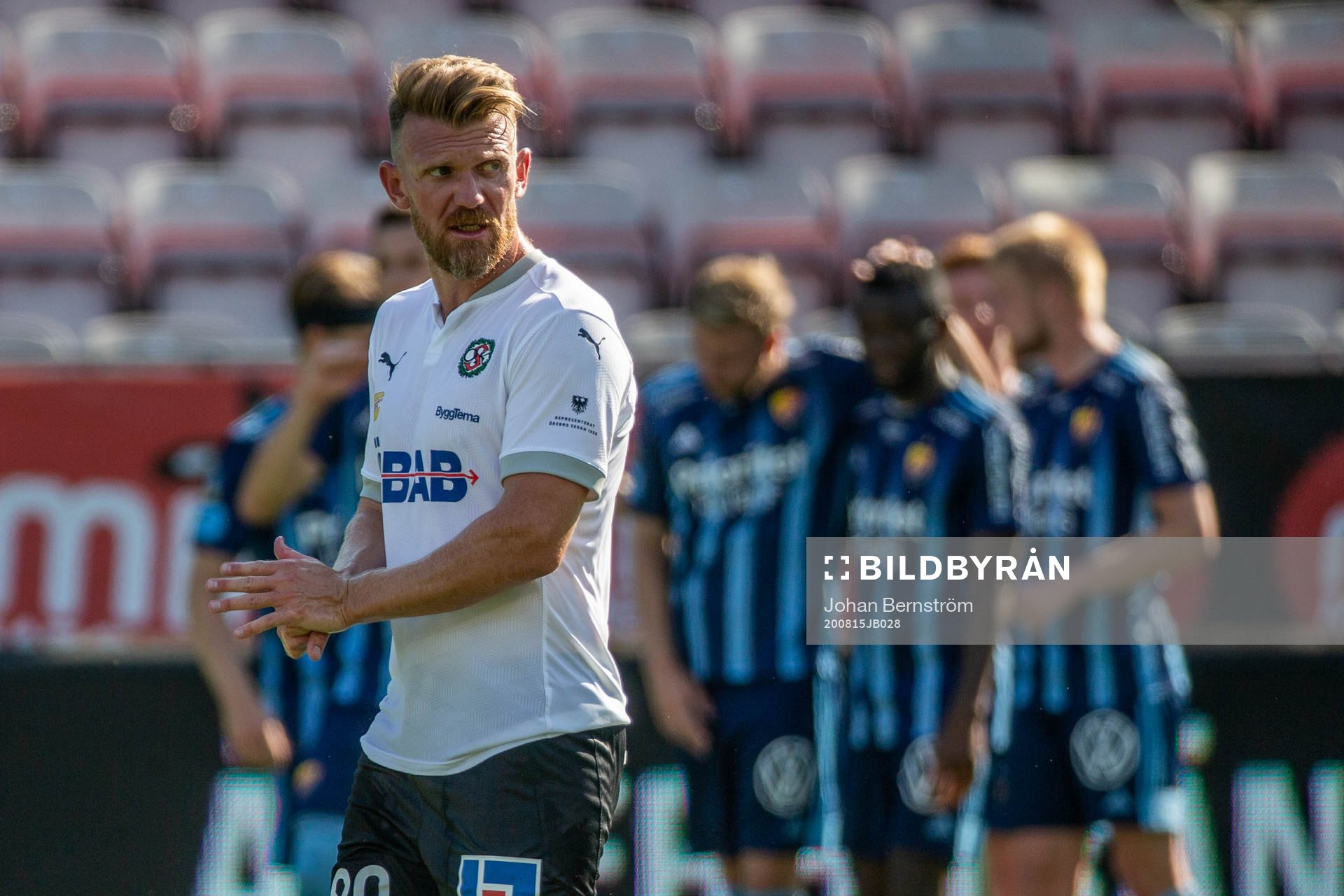 Örebros Michael Almebäck deppar