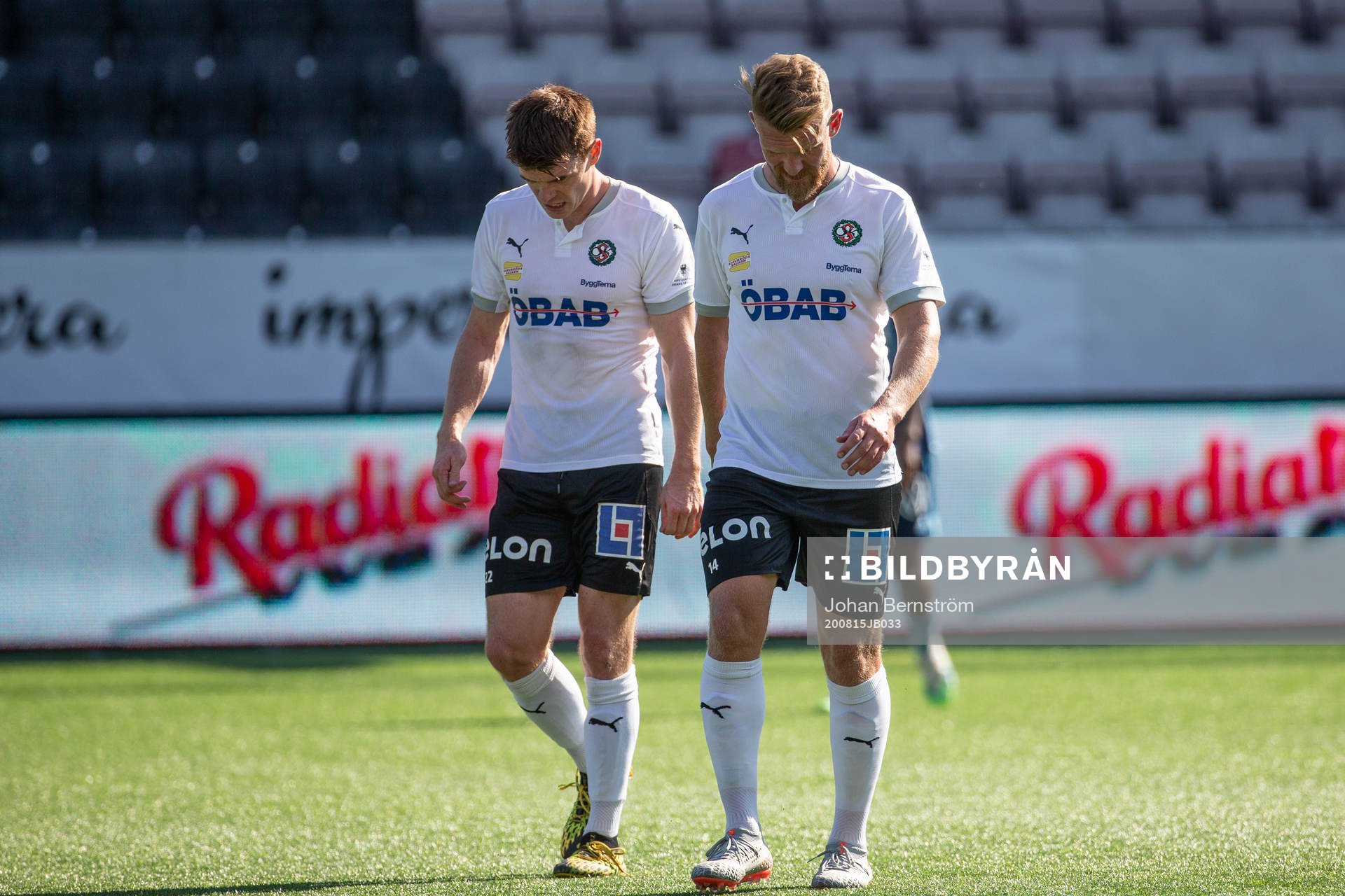 Örebros Albin Granlund och Michael Almebäck deppar