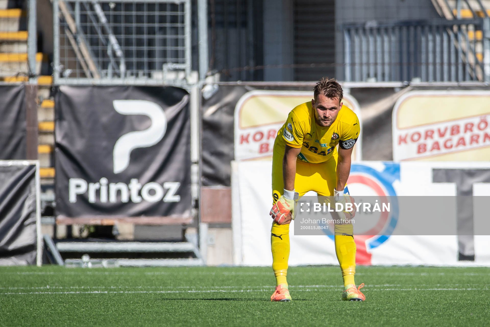 Örebros målvakt Oscar Jansson deppar