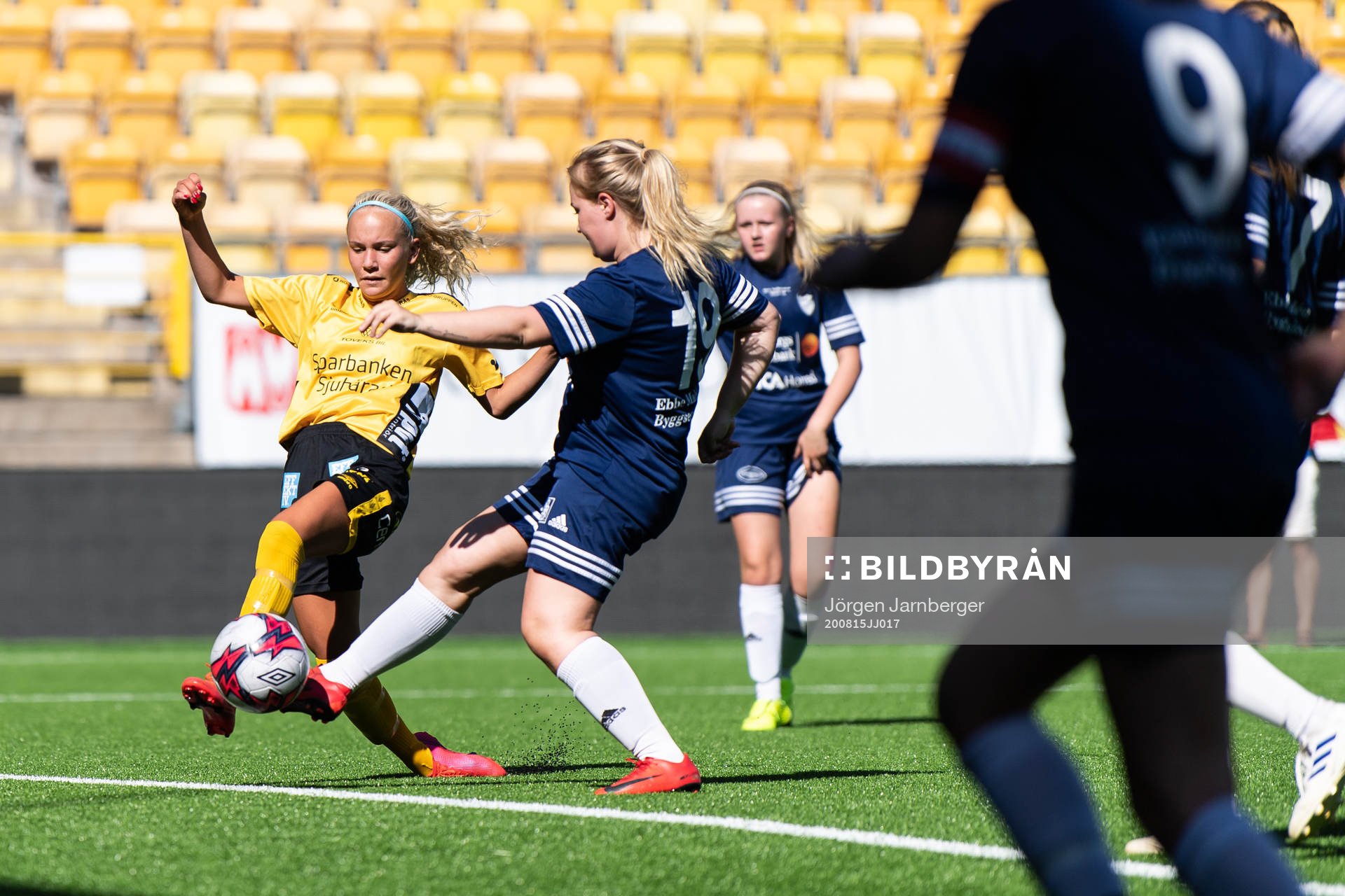 Elfsborgs Tea Skoglund och Öxnevallas Emilia Antonsson