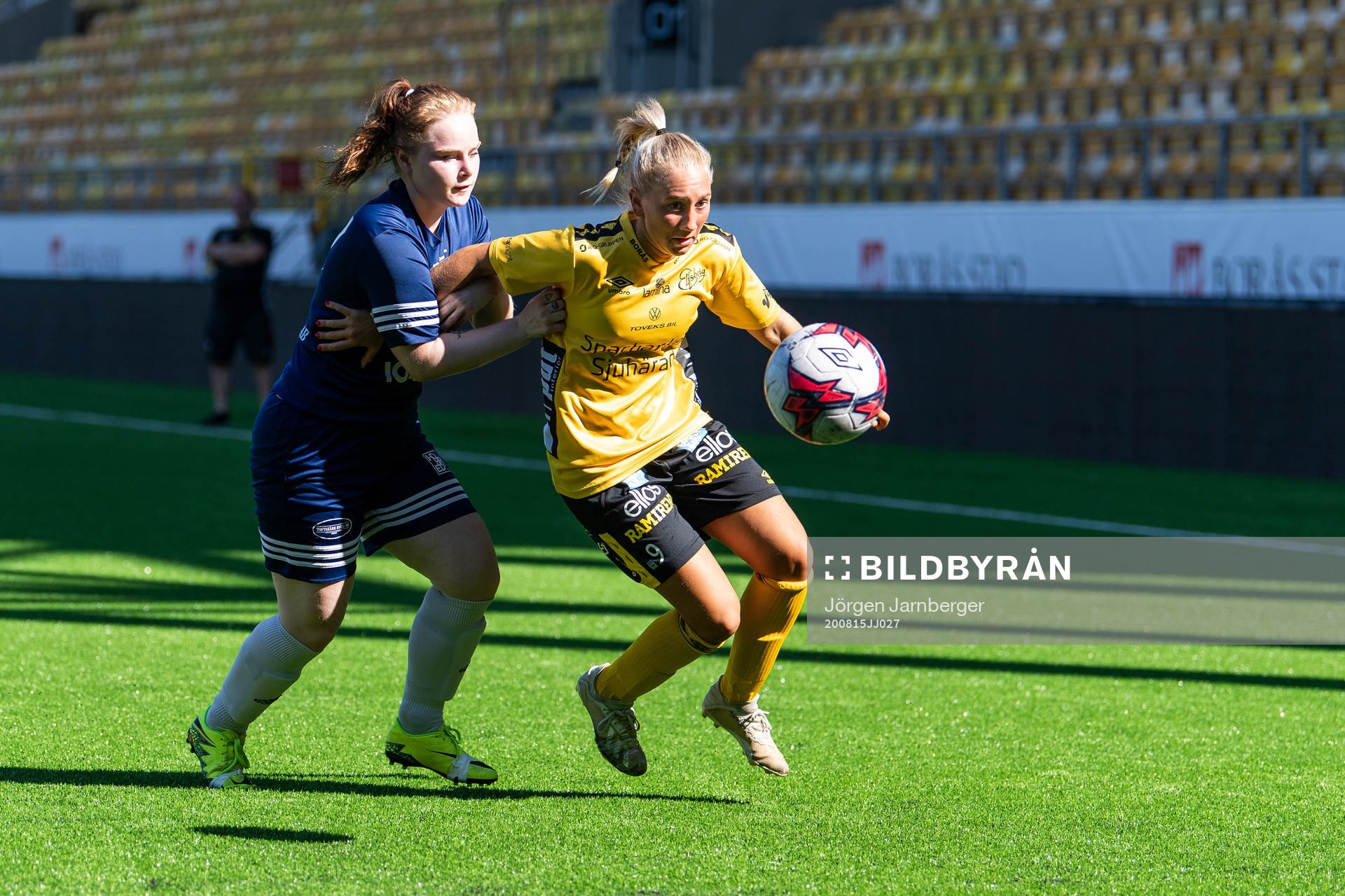 Öxnevallas Felicia Dahlin och Elfsborgs Cornelia Andersson