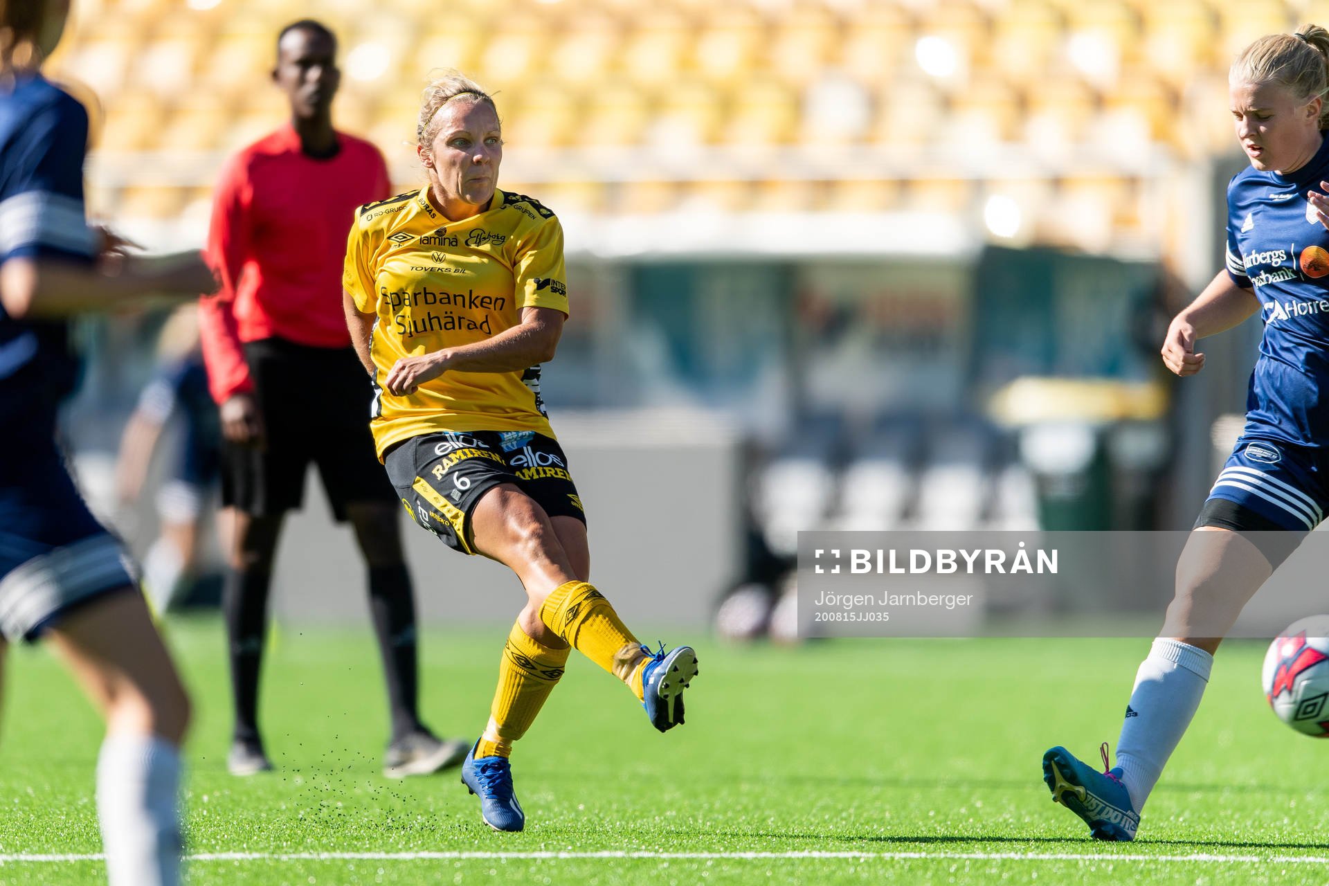 Elfsborgs Linda Westberg Carlsson skjuter mål