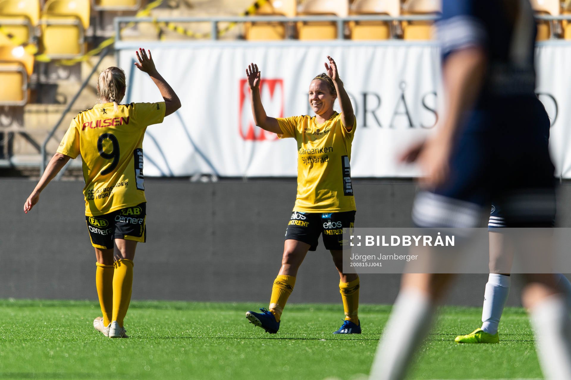Elfsborgs Linda Westberg Carlsson jublar med Cornelia